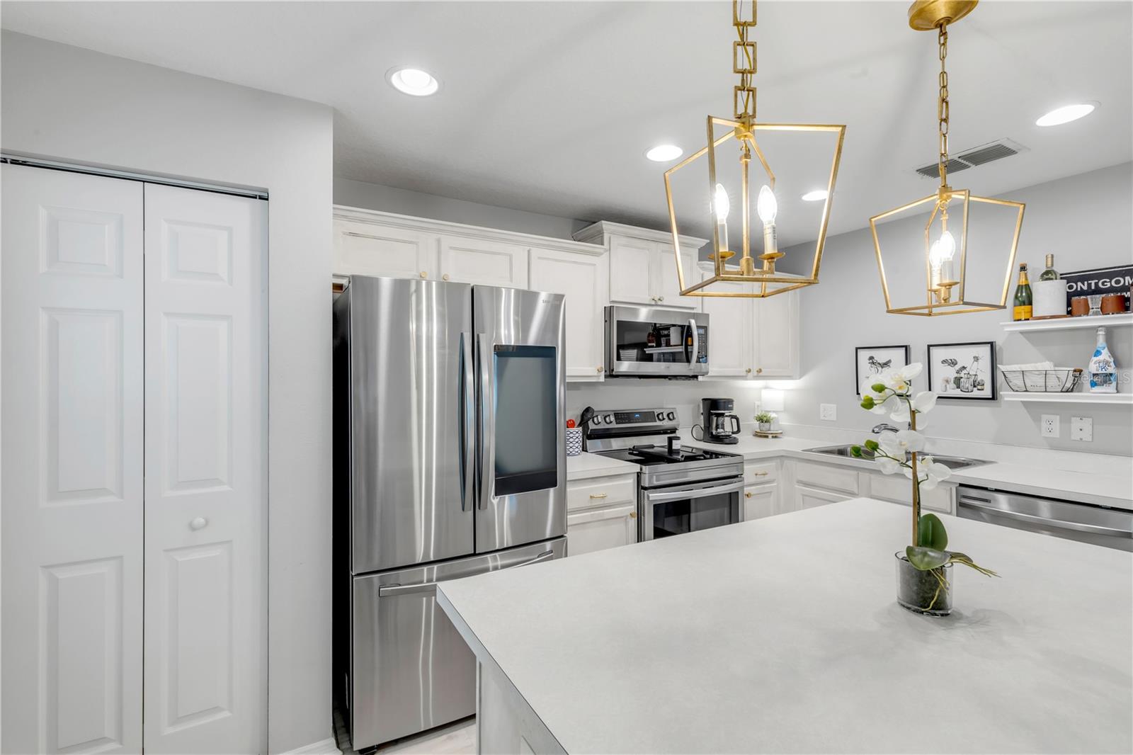 Image 14 of 39 For 550 Aeolian Drive