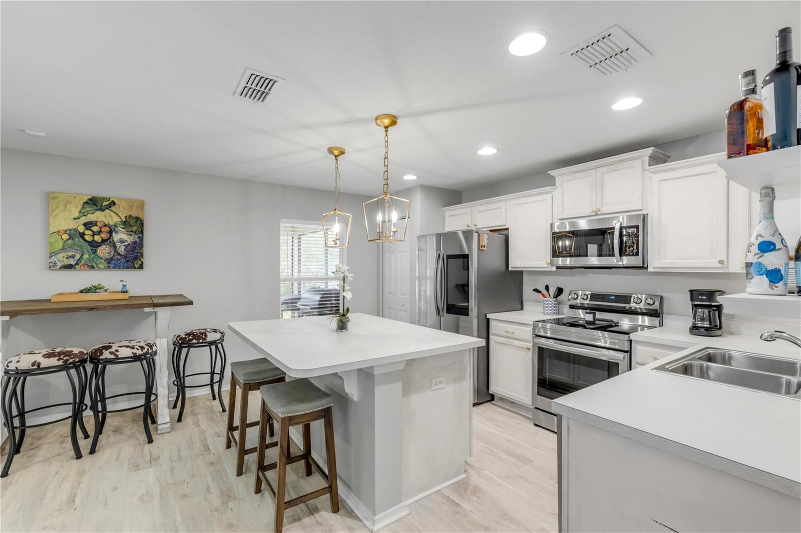 Image 16 of 39 For 550 Aeolian Drive