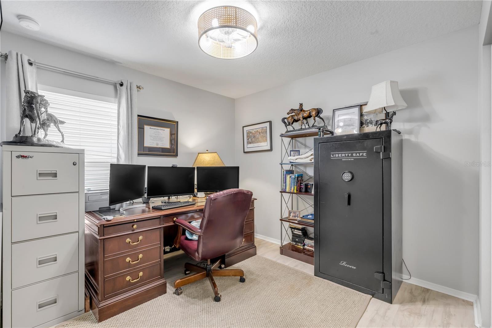 Image 27 of 39 For 550 Aeolian Drive