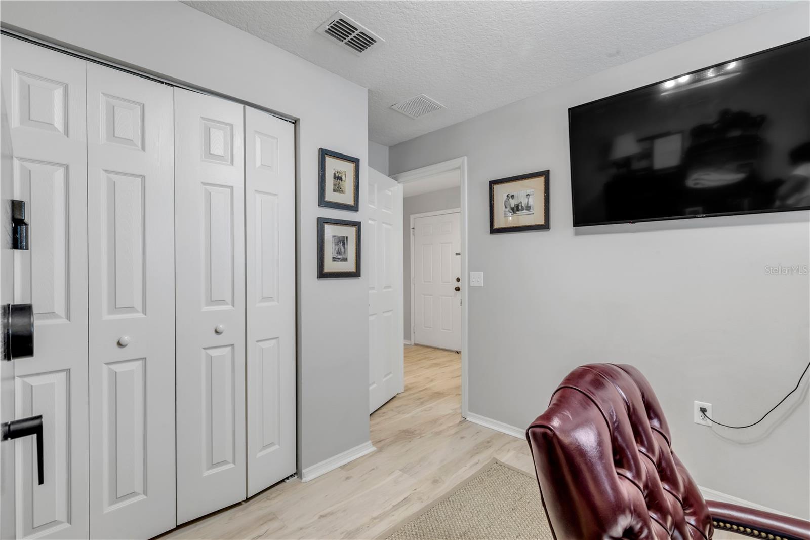 Image 28 of 39 For 550 Aeolian Drive