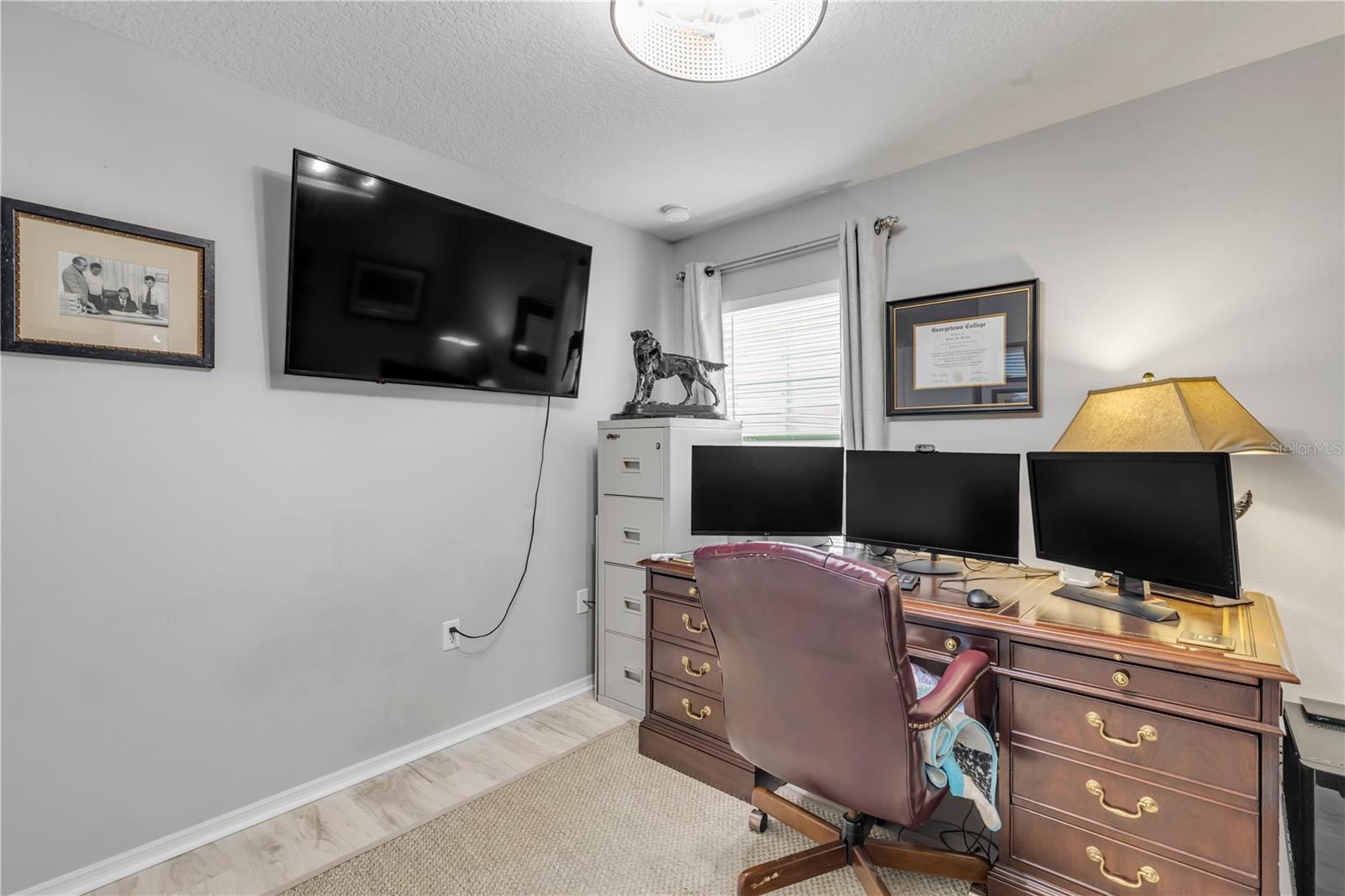 Image 29 of 39 For 550 Aeolian Drive