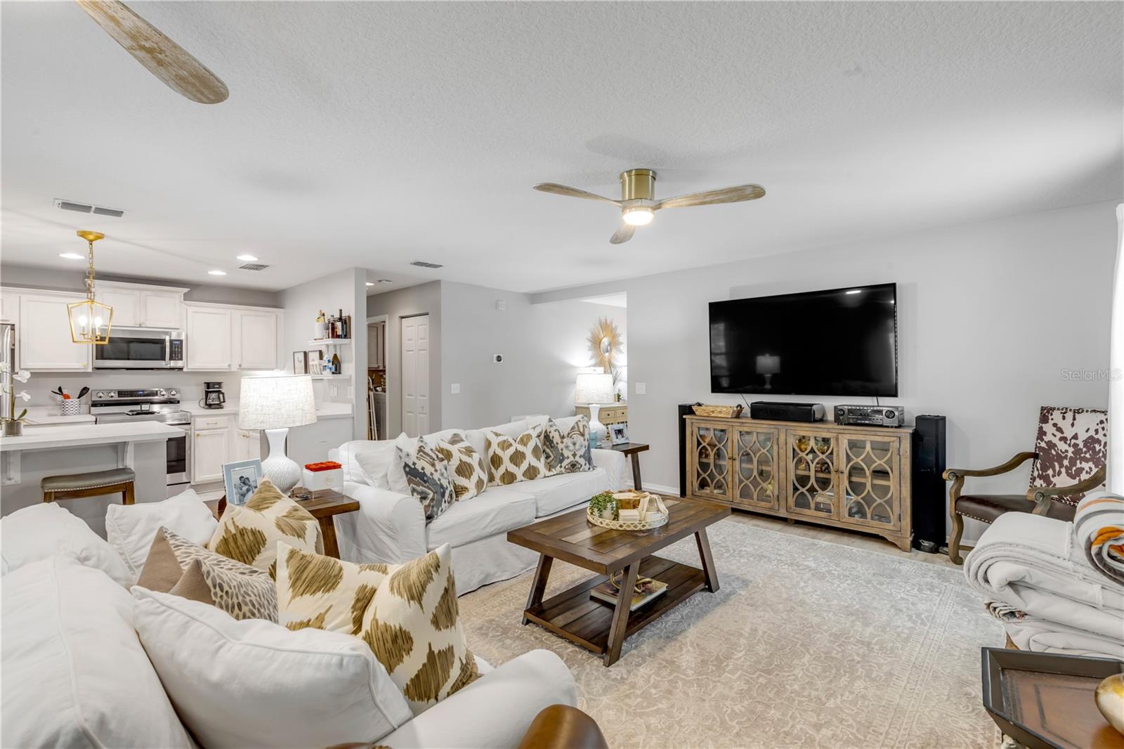 Image 8 of 39 For 550 Aeolian Drive