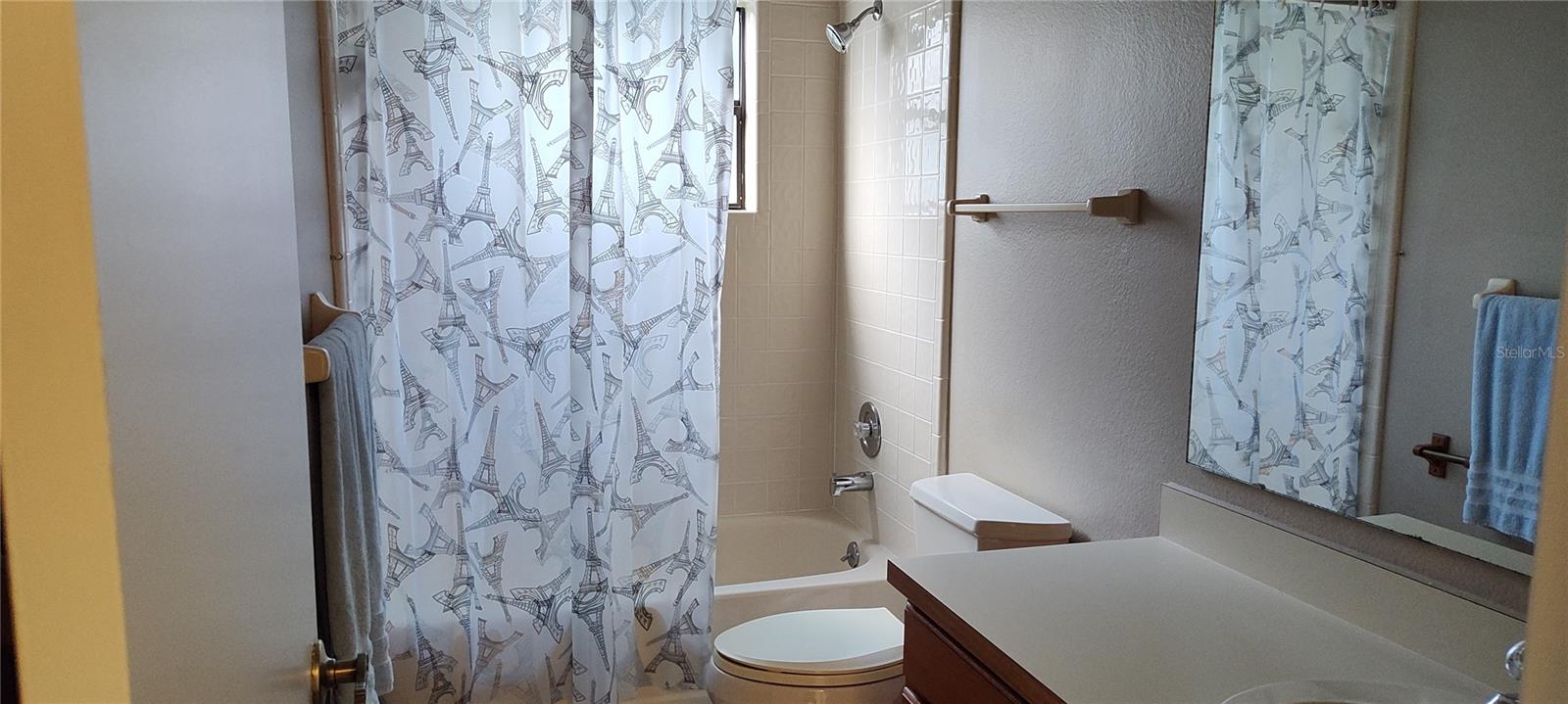 Image 10 of 22 For 823 Island Point Drive