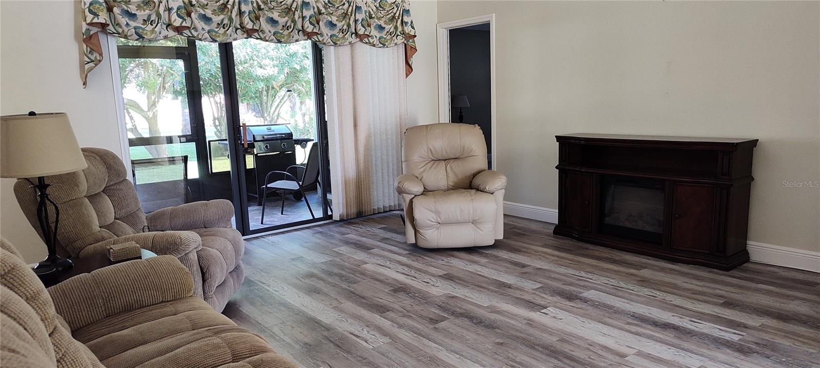 Image 2 of 22 For 823 Island Point Drive