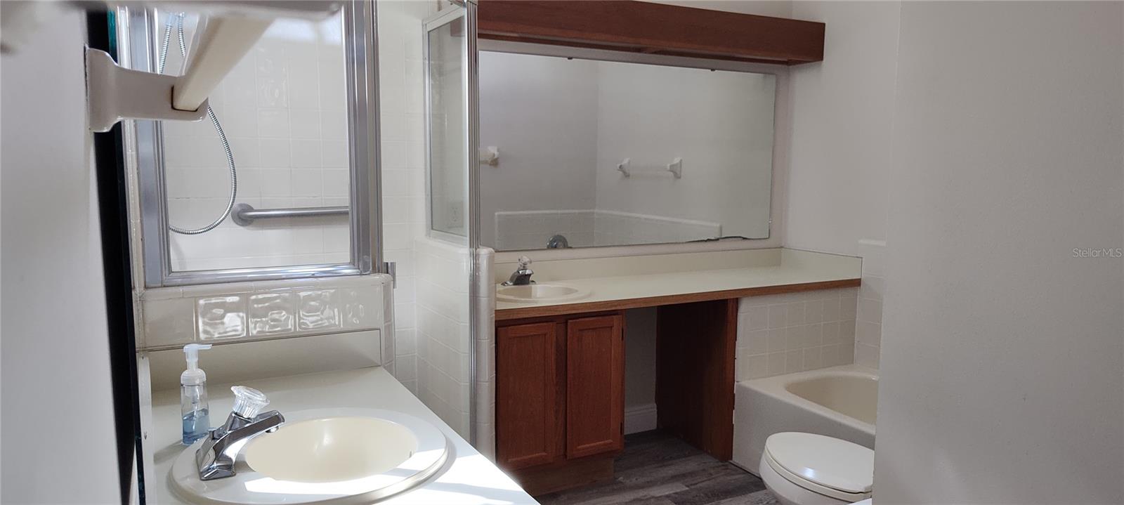 Image 8 of 22 For 823 Island Point Drive