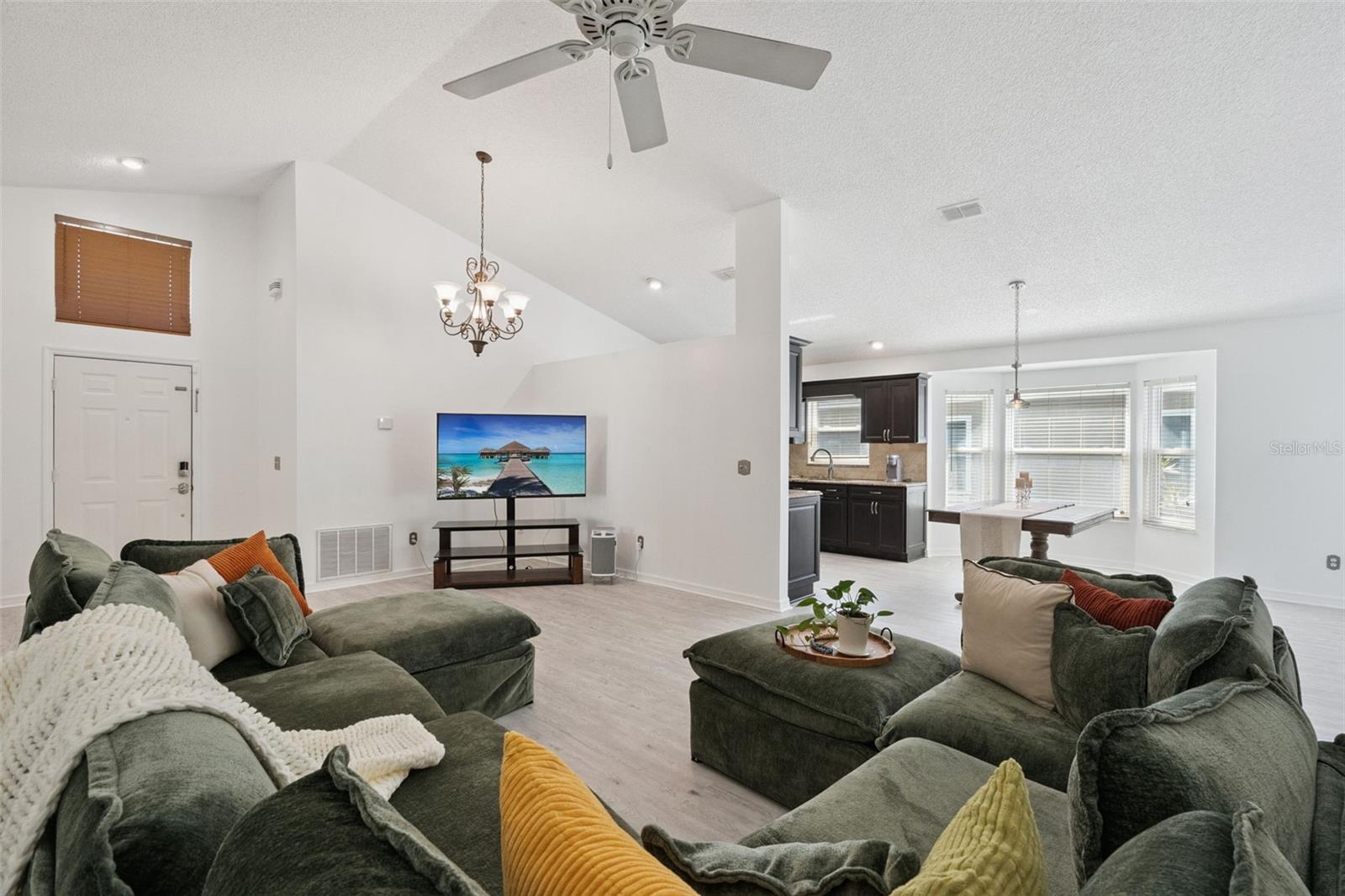 Image 6 of 34 For 7336 Grotto Avenue