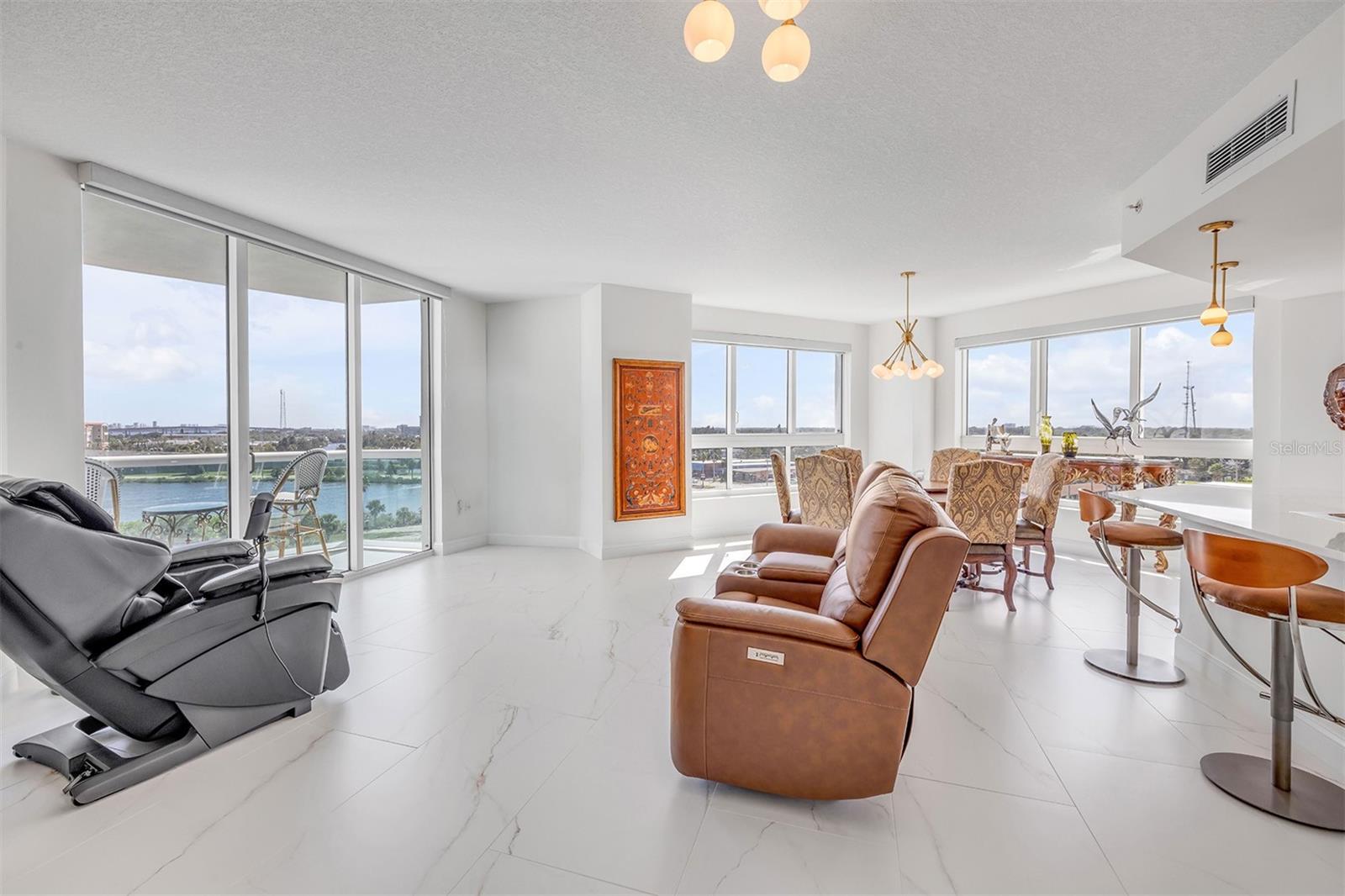 Image 11 of 89 For 231 Riverside Drive 709-1