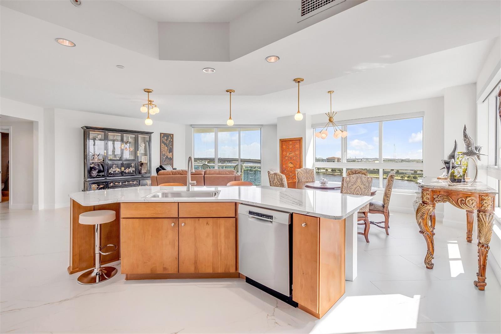 Image 18 of 89 For 231 Riverside Drive 709-1