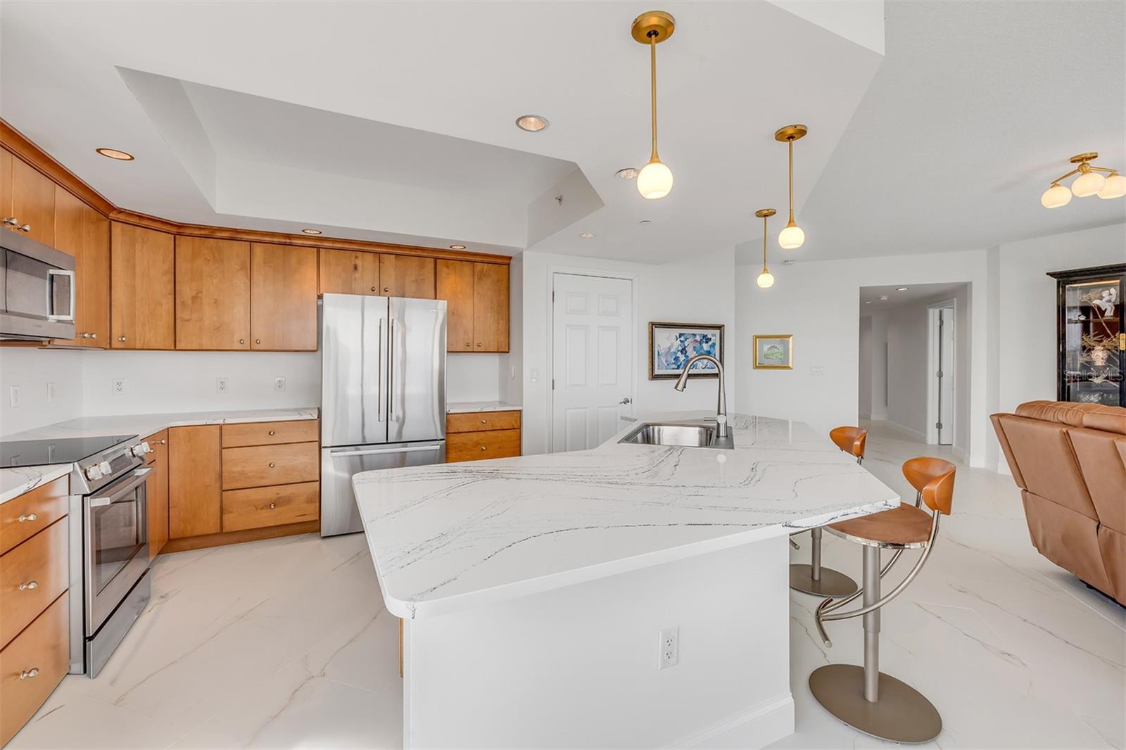 Image 21 of 89 For 231 Riverside Drive 709-1