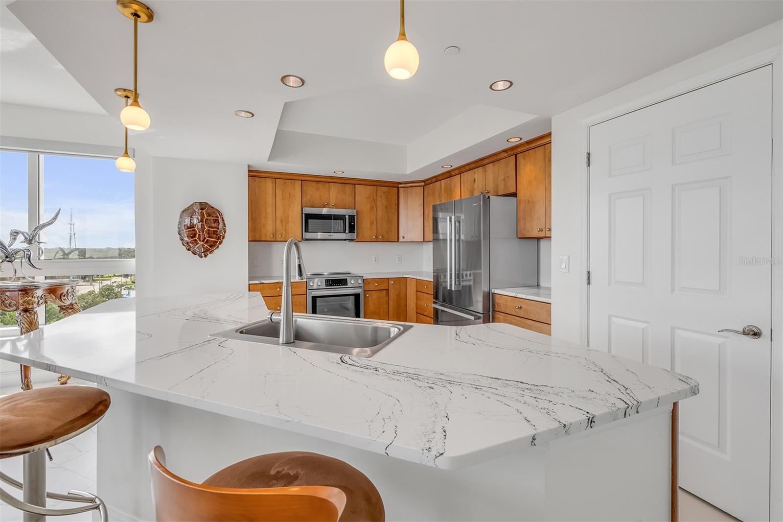 Image 22 of 89 For 231 Riverside Drive 709-1