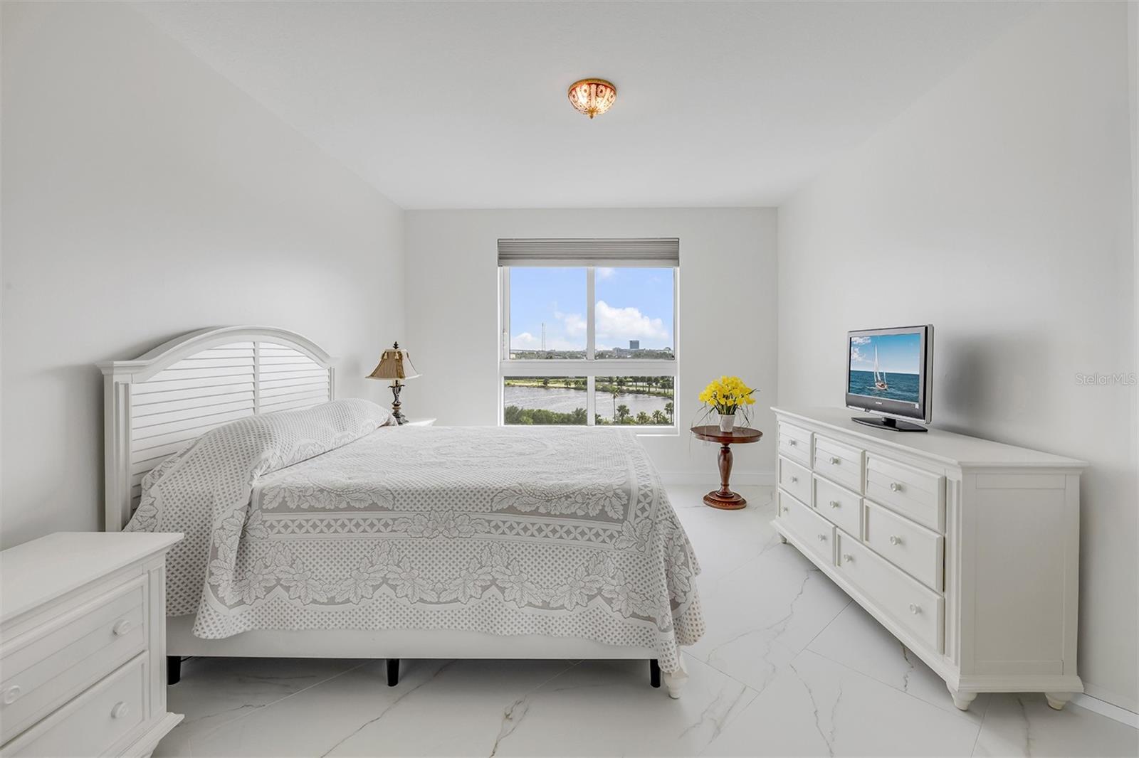 Image 41 of 89 For 231 Riverside Drive 709-1