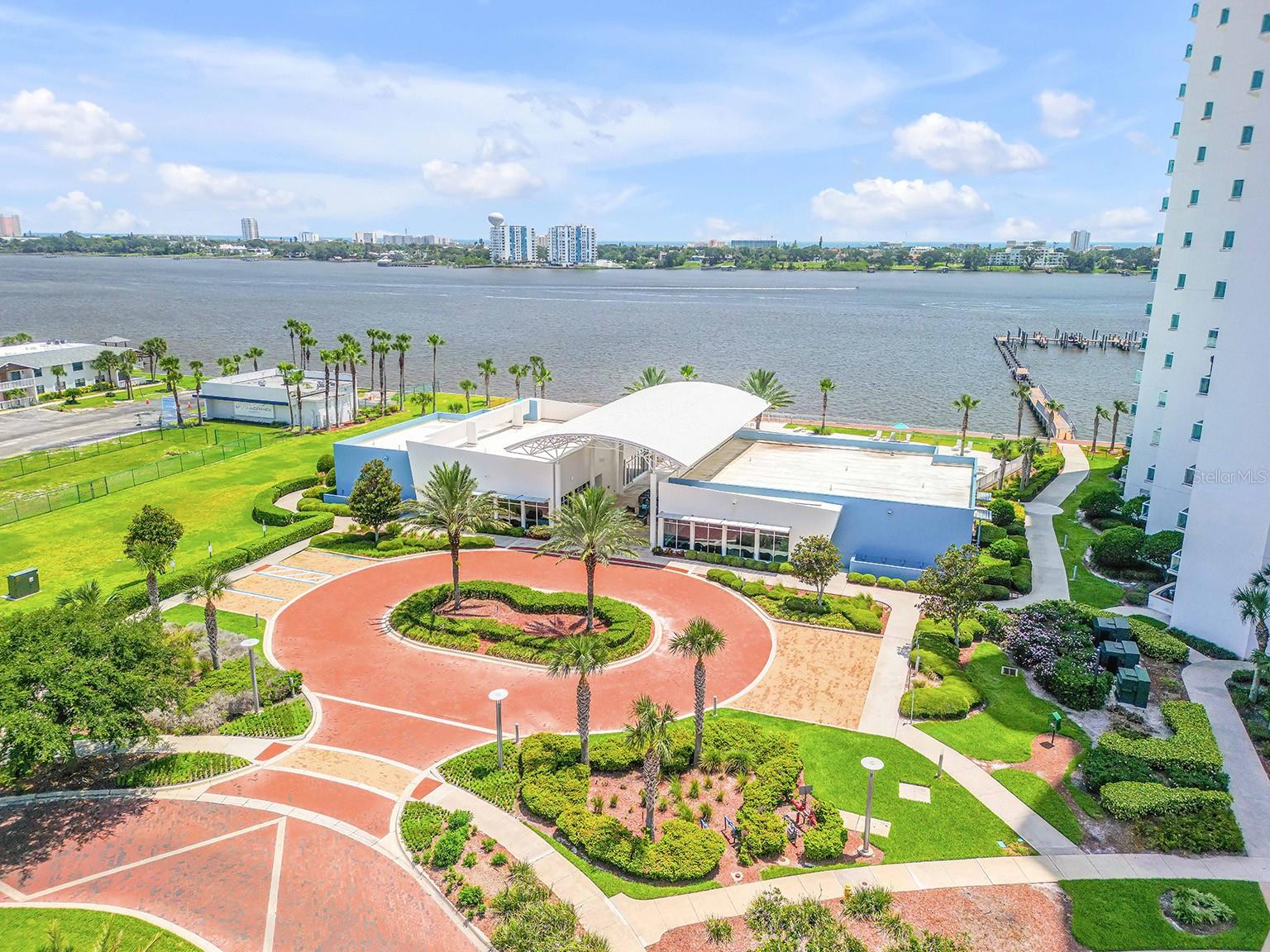 Image 49 of 89 For 231 Riverside Drive 709-1