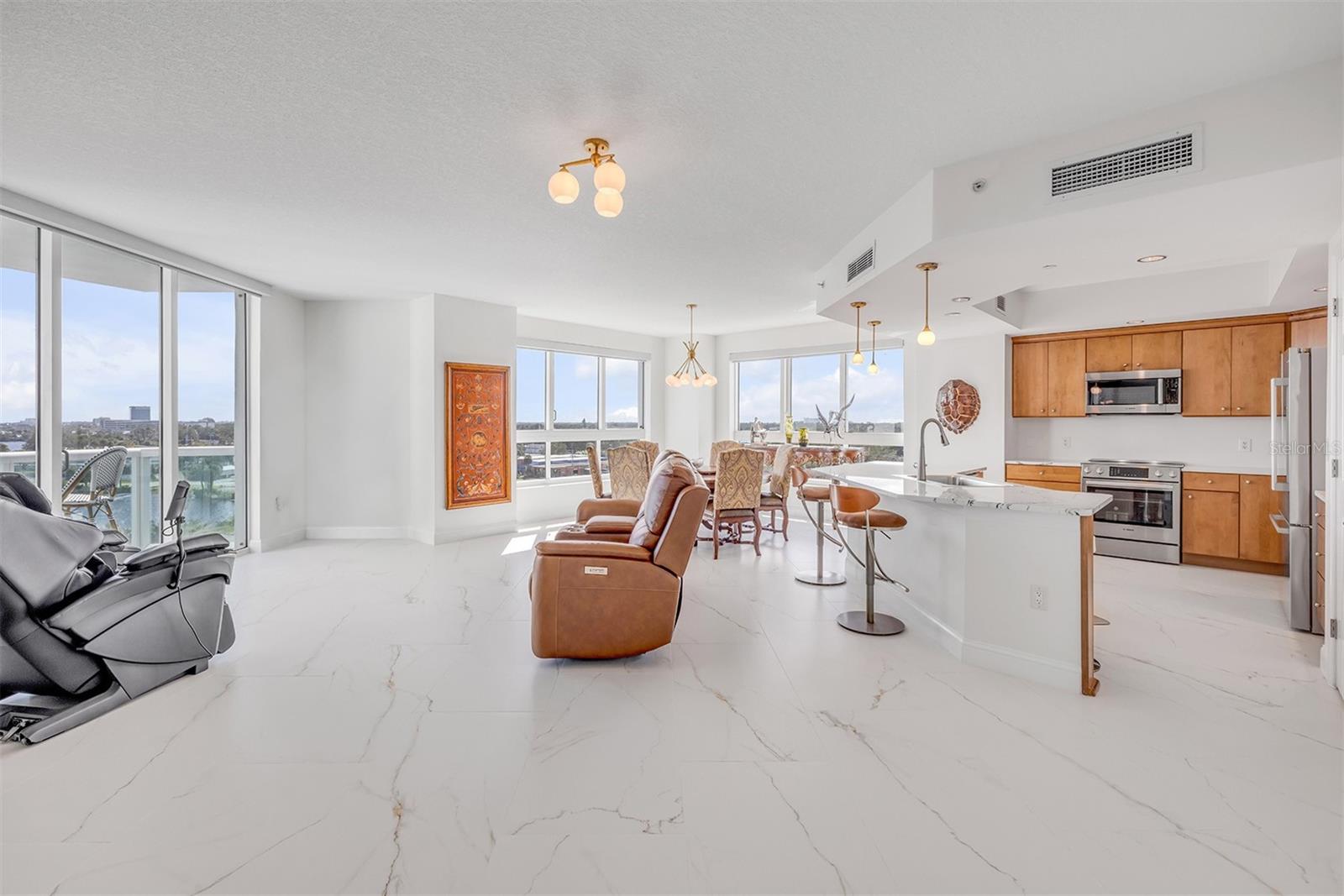 Image 7 of 89 For 231 Riverside Drive 709-1
