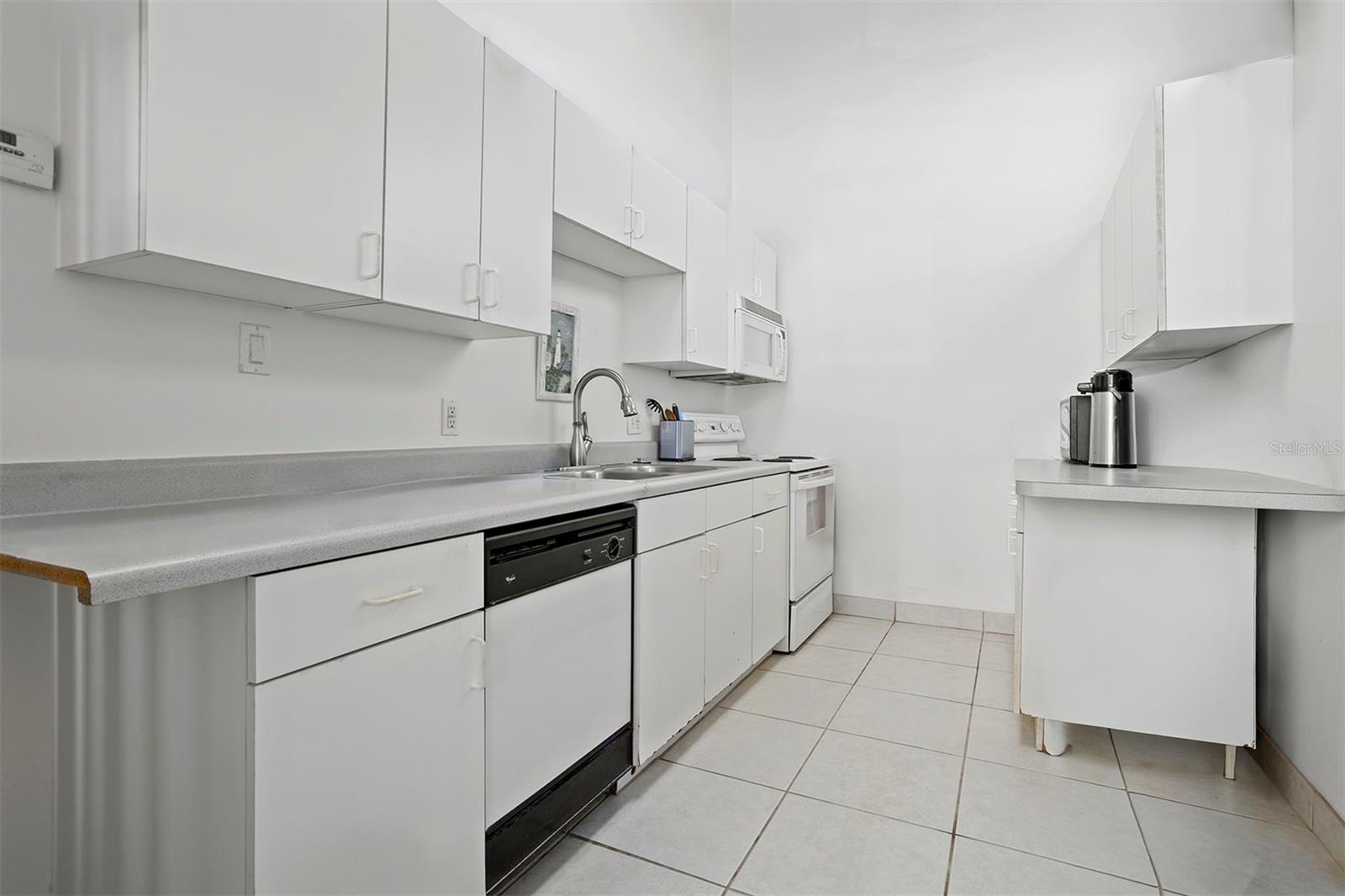 Image 37 of 52 For 2987 Atlantic Avenue 206