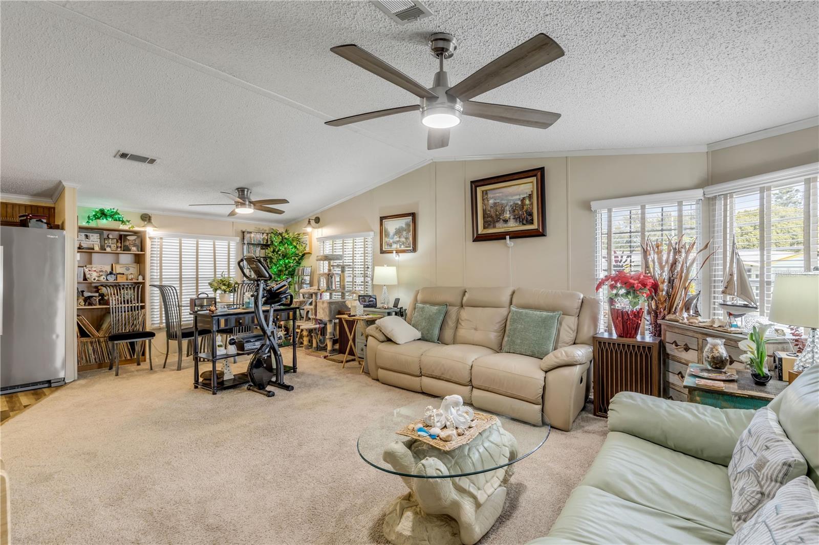 Image 16 of 80 For 2201 Ridgewood Avenue 28