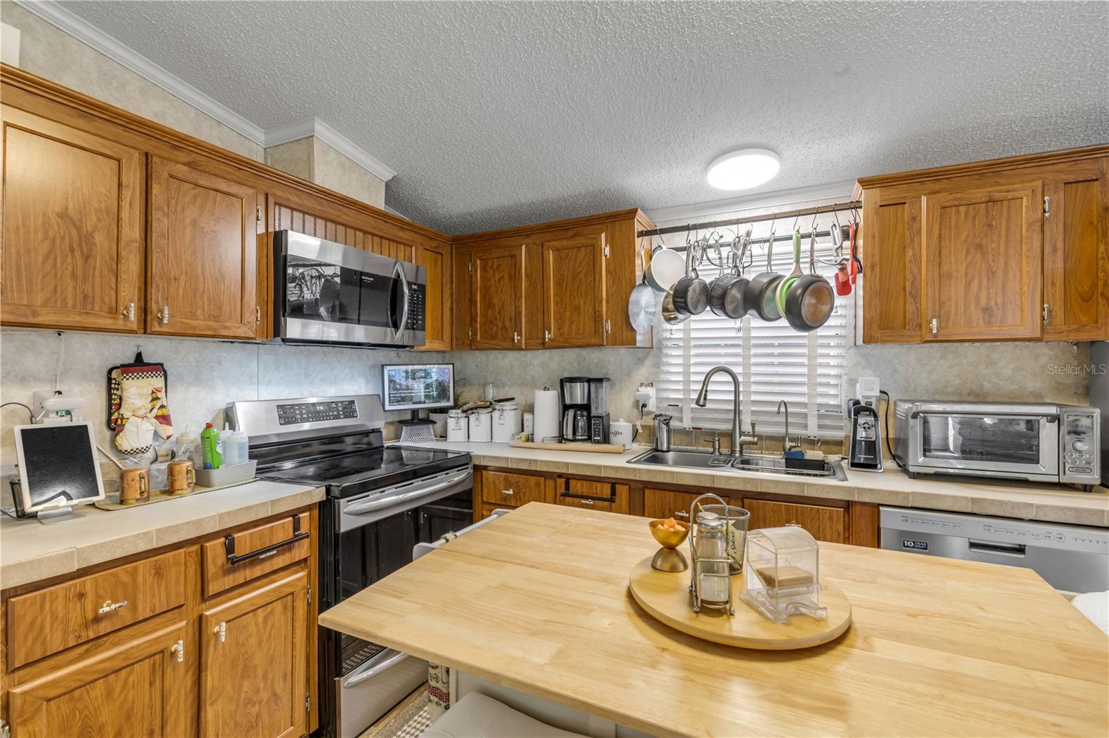 Image 24 of 80 For 2201 Ridgewood Avenue 28