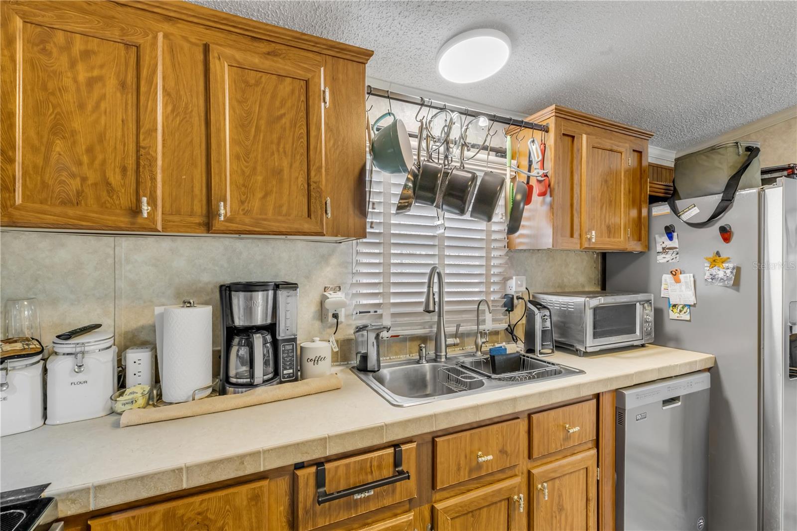 Image 26 of 80 For 2201 Ridgewood Avenue 28