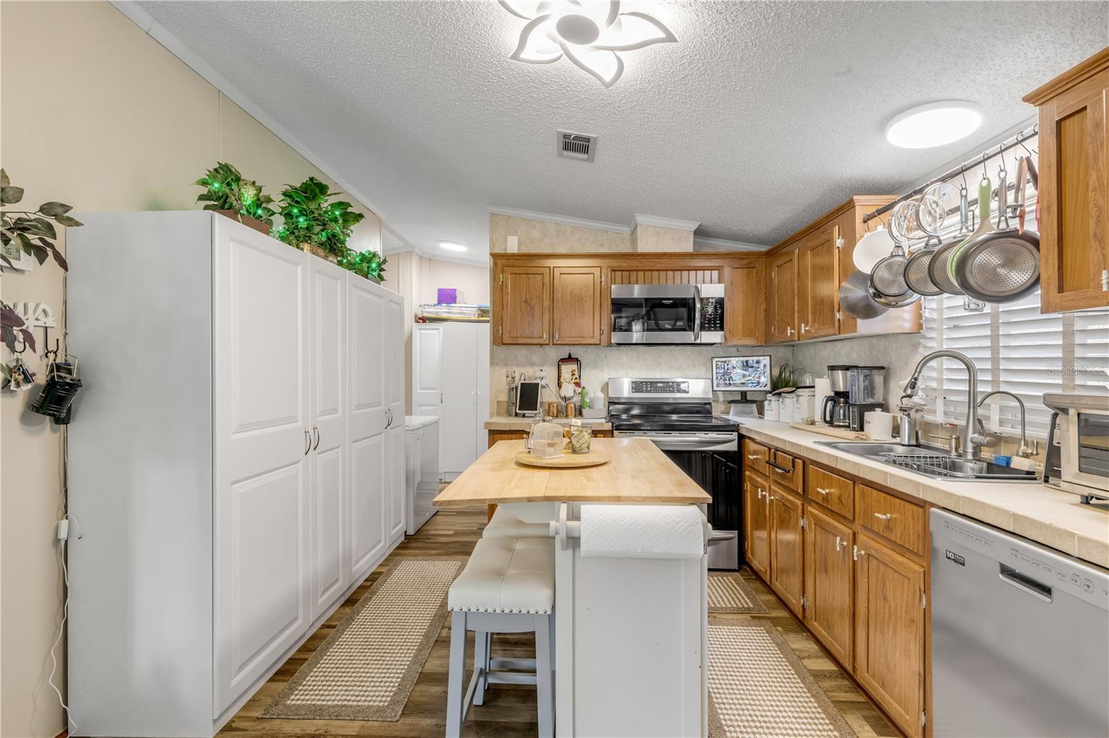 Image 5 of 80 For 2201 Ridgewood Avenue 28