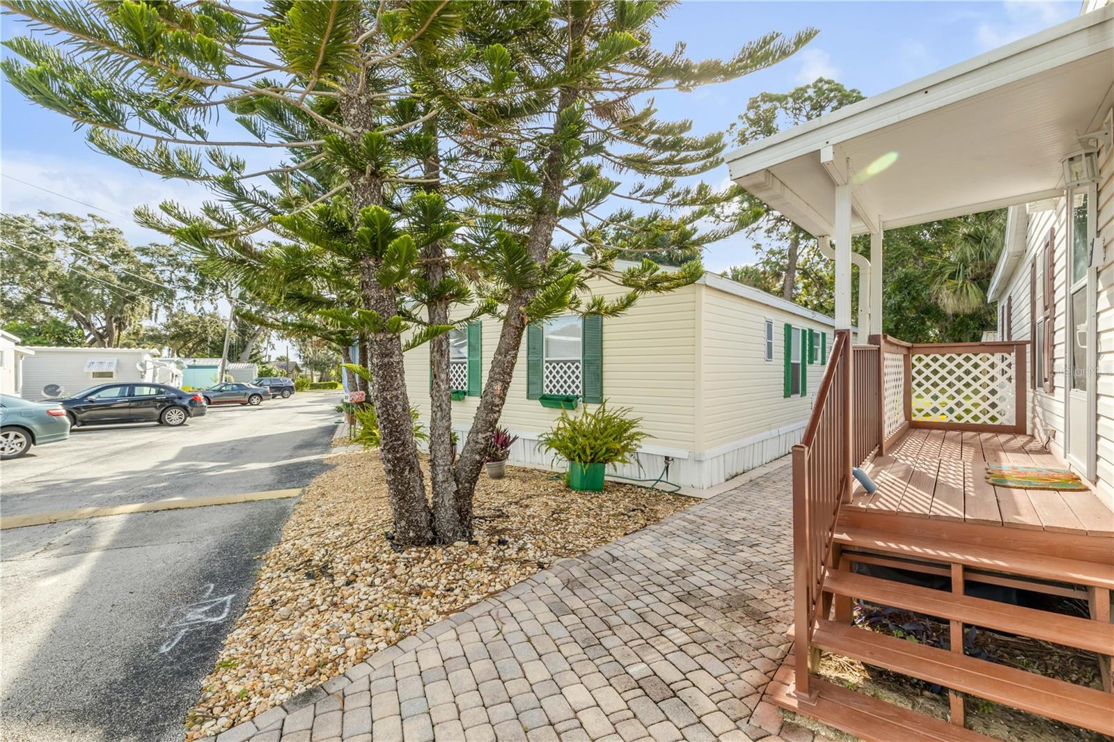 Image 55 of 80 For 2201 Ridgewood Avenue 28