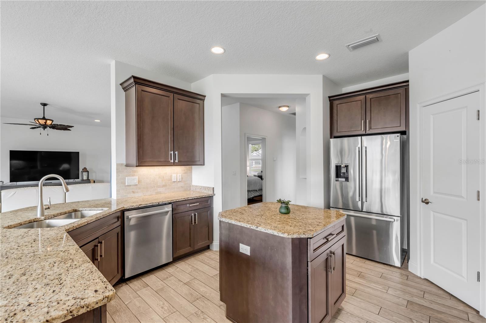 Image 18 of 84 For 3304 Modena Way