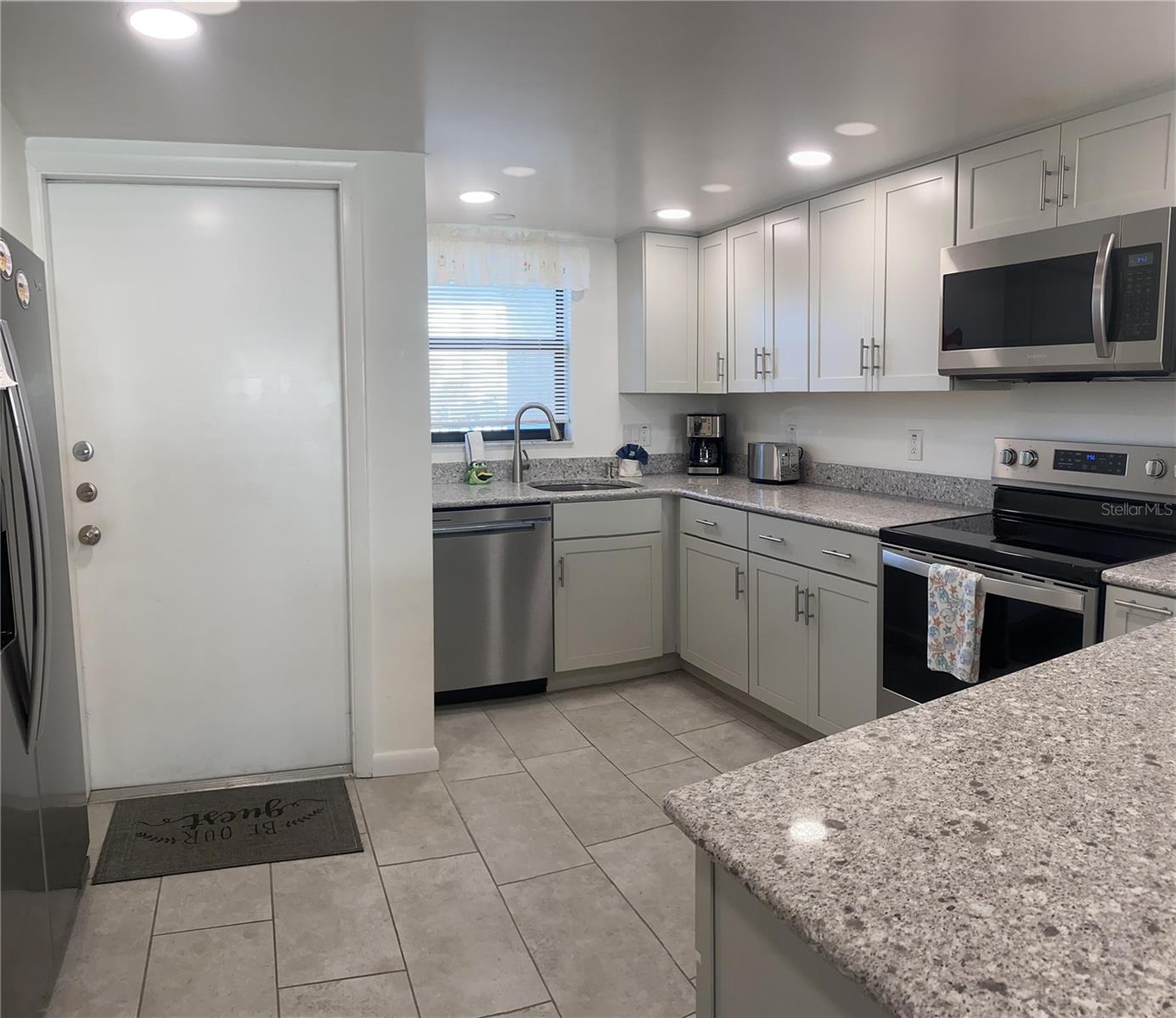 Image 4 of 13 For 1571 Atlantic Avenue 202