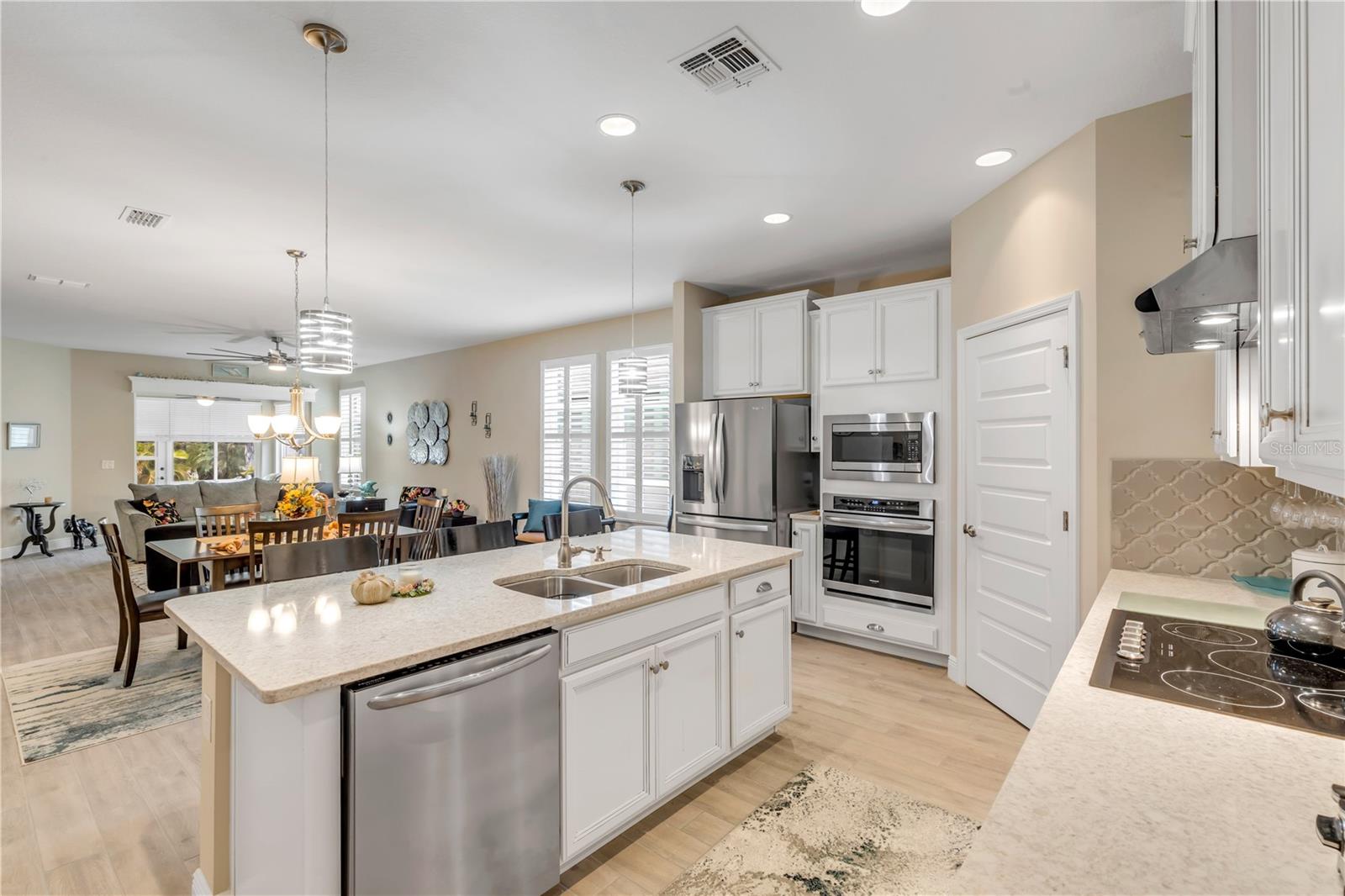 Image 18 of 91 For 206 Venetian Palms Boulevard