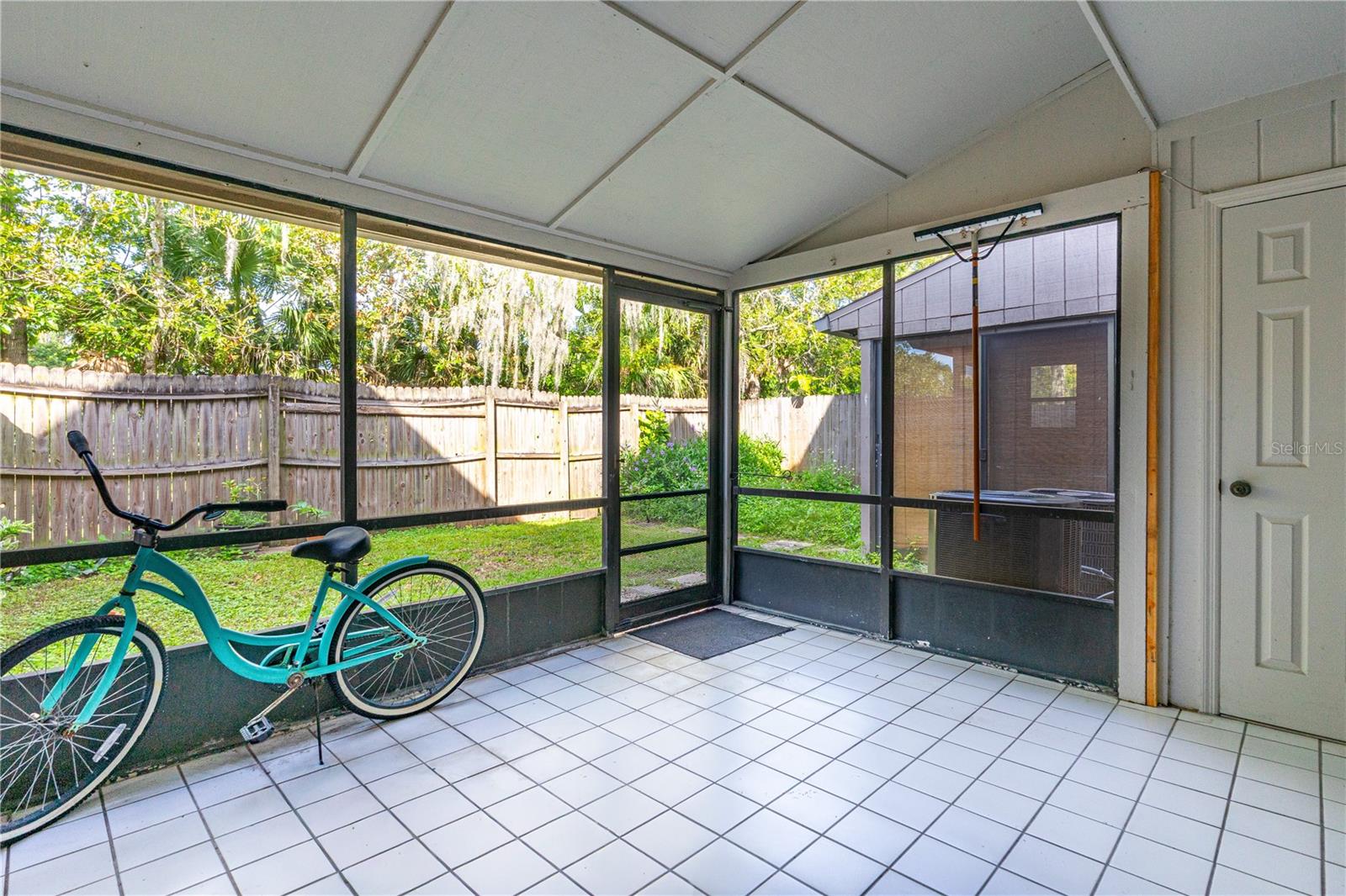 Image 8 of 39 For 3960 Oak Trail Run 1904