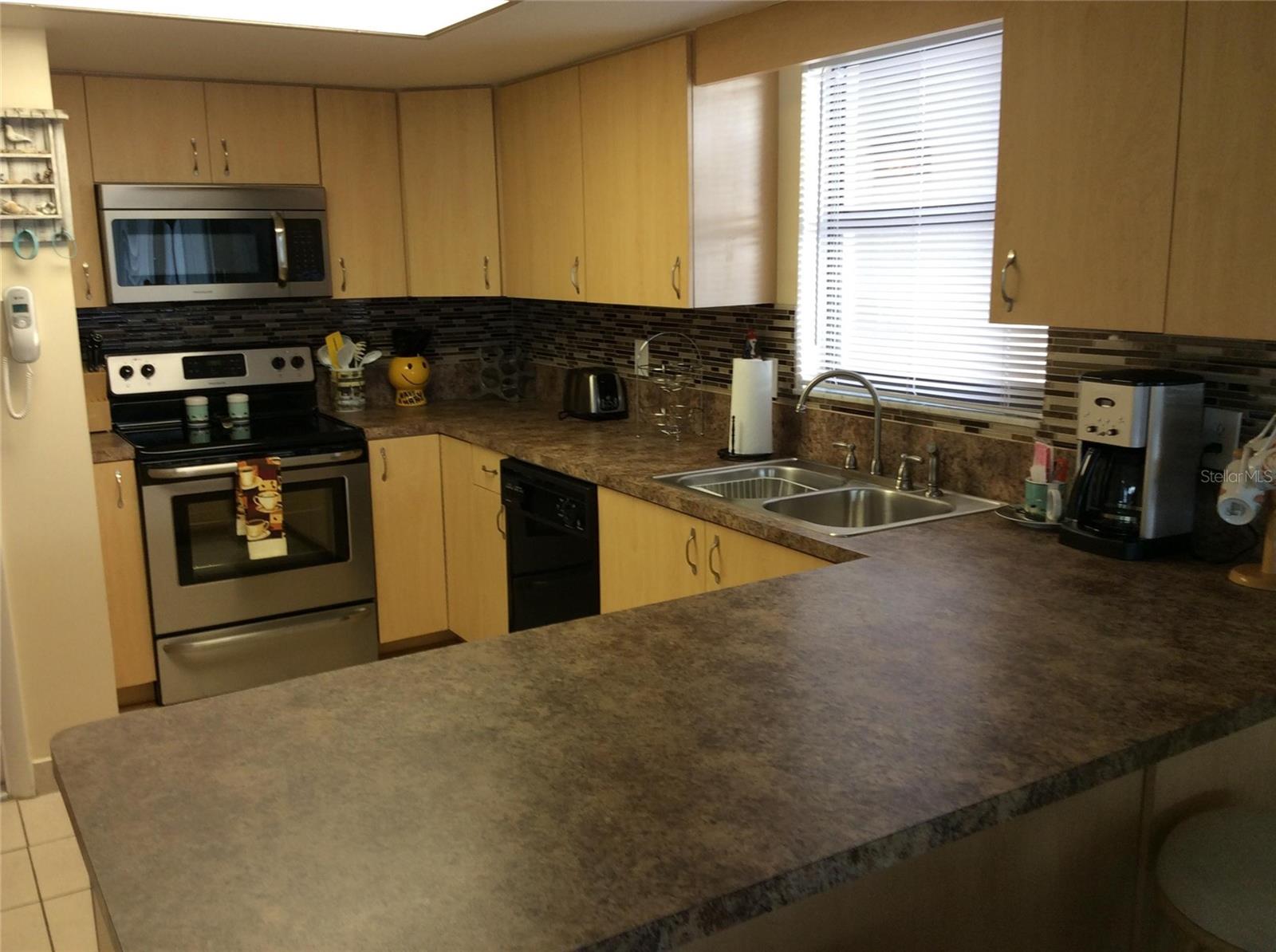 Image 6 of 10 For 1571 Atlantic Avenue 208