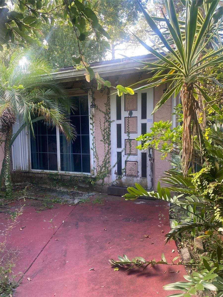 Image 5 of 11 For 2212 Woodland Drive