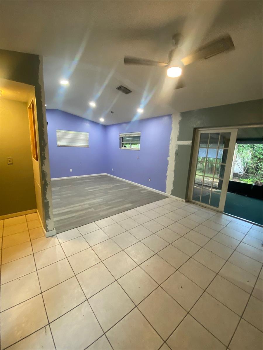 Image 6 of 11 For 2212 Woodland Drive