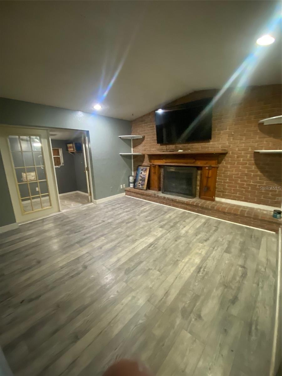 Image 9 of 11 For 2212 Woodland Drive