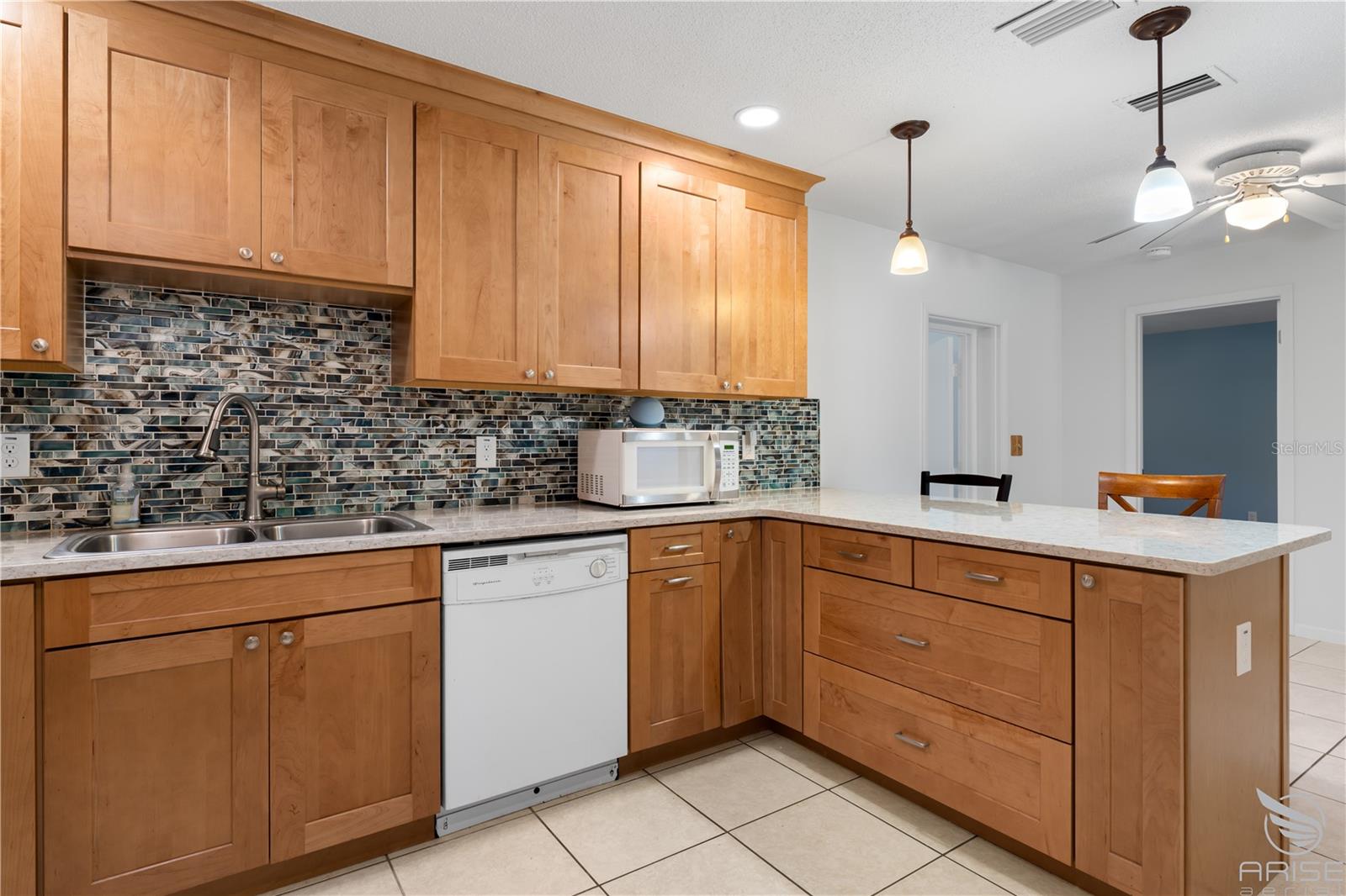 Image 20 of 37 For 638 Pine Street