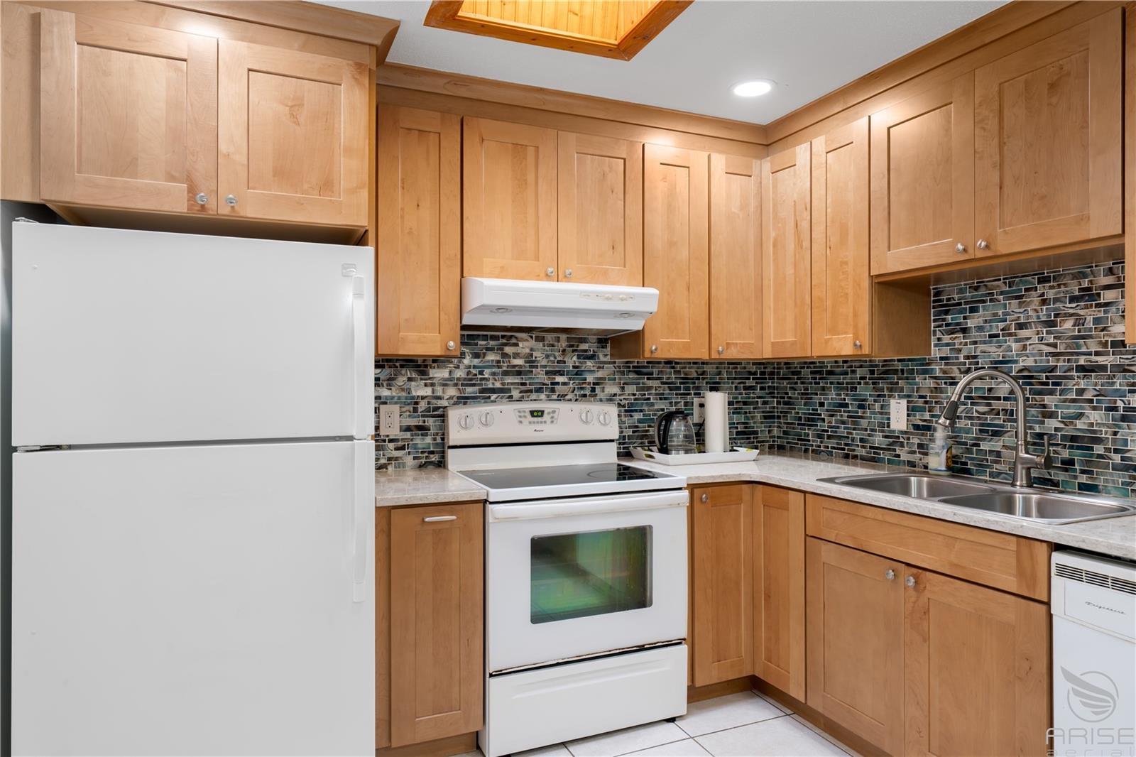 Image 21 of 37 For 638 Pine Street