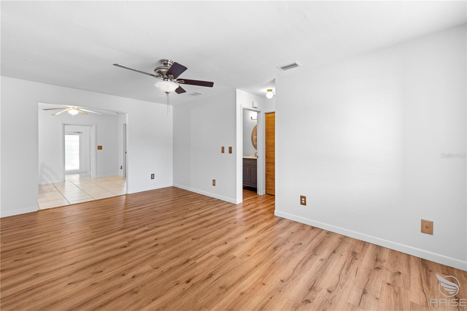 Image 7 of 37 For 638 Pine Street