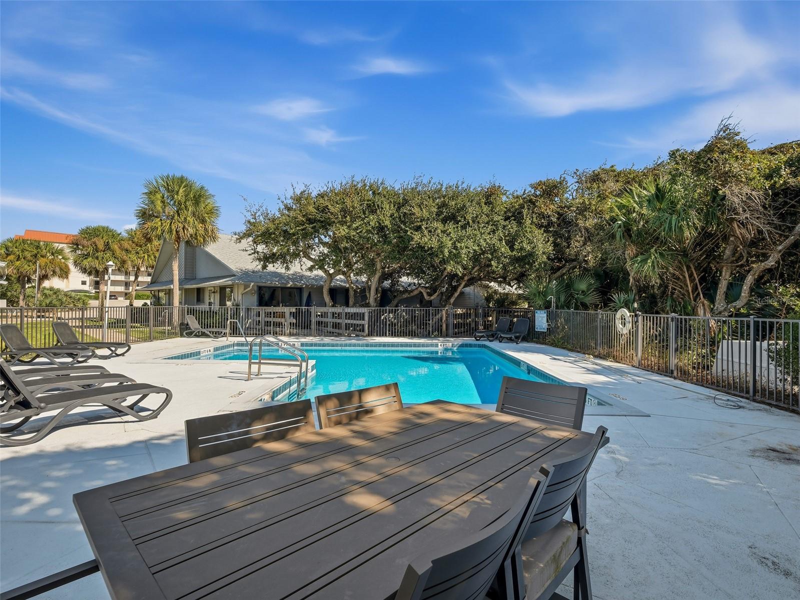 Image 23 of 47 For 4308 Atlantic Avenue 4308