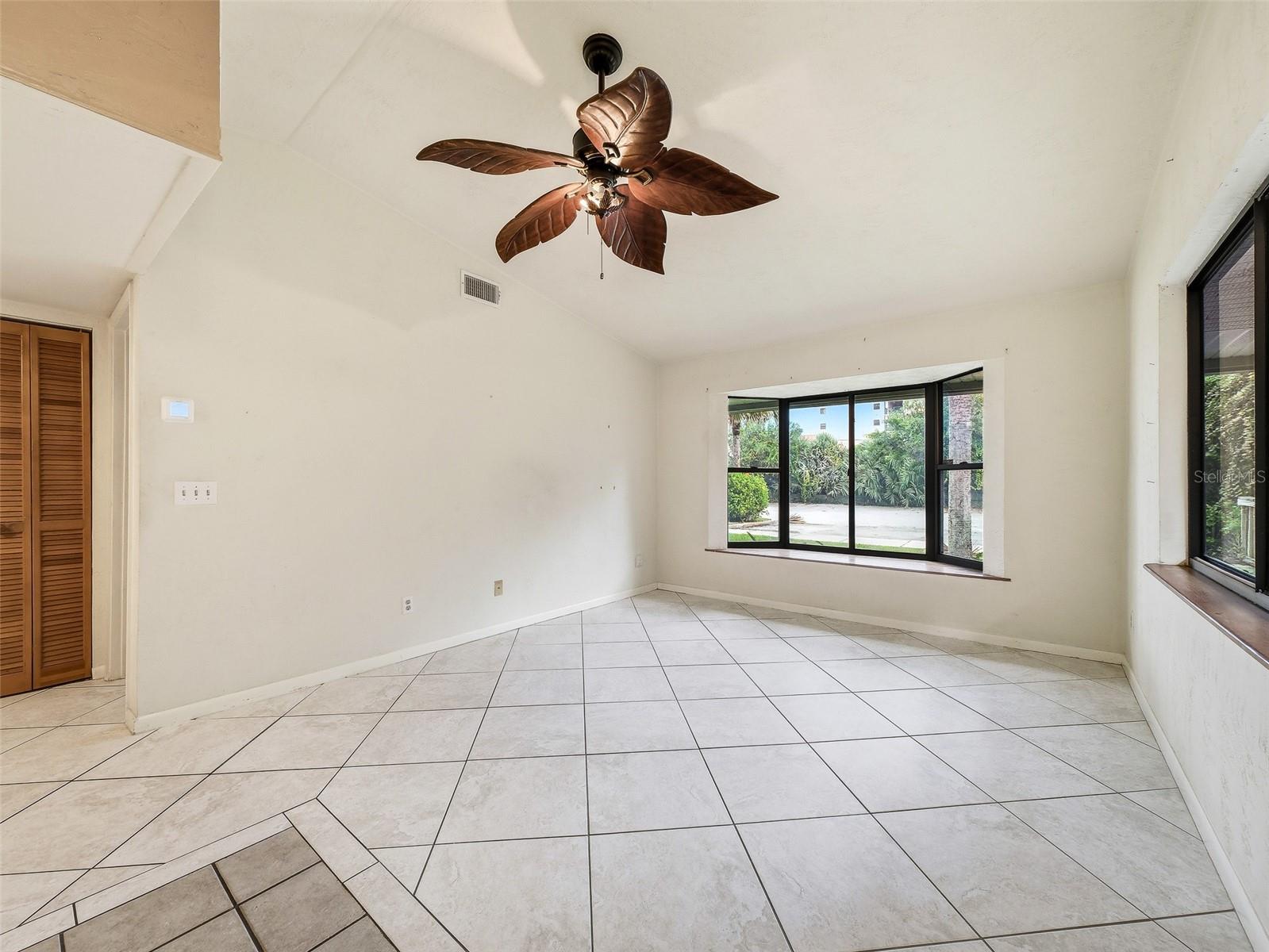 Image 5 of 47 For 4308 Atlantic Avenue 4308