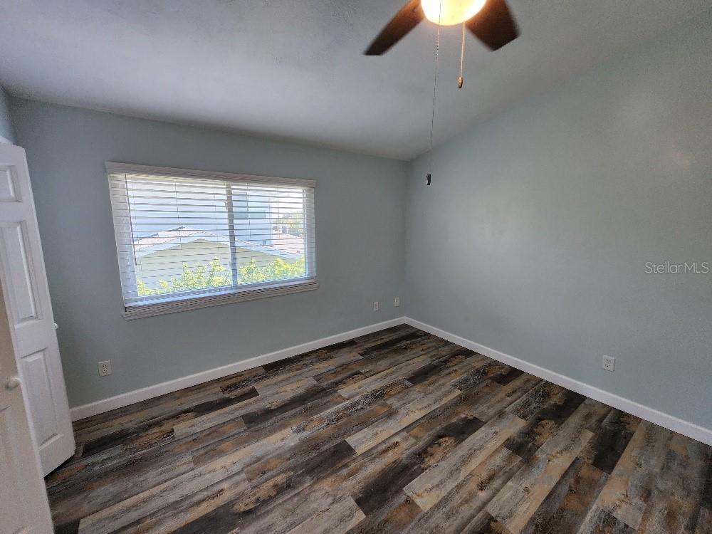 Image 23 of 37 For 110 Surf Street