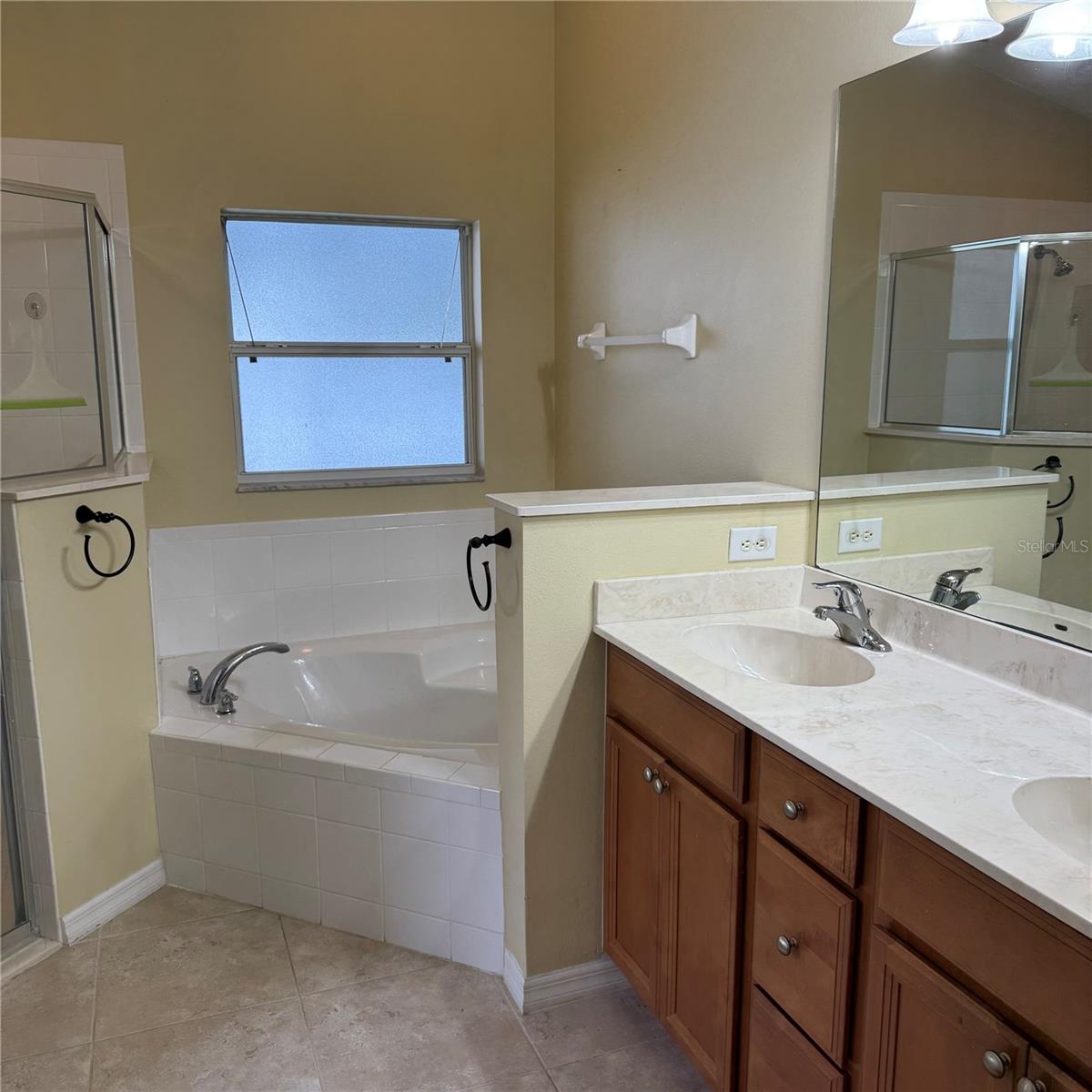 Image 13 of 19 For 653 Coral Trace Boulevard