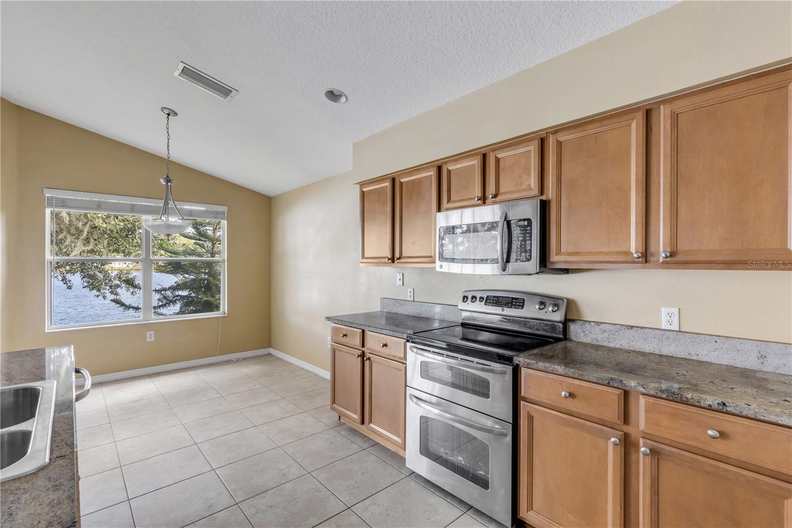 Image 21 of 52 For 653 Coral Trace Boulevard