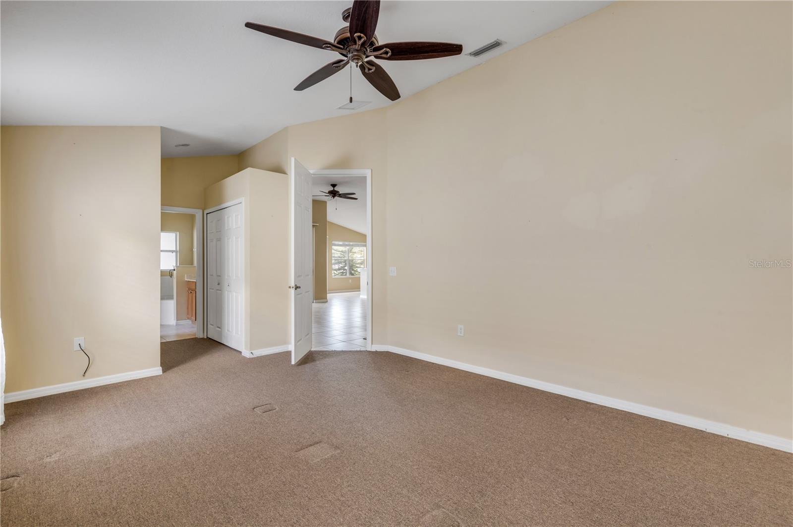 Image 25 of 52 For 653 Coral Trace Boulevard