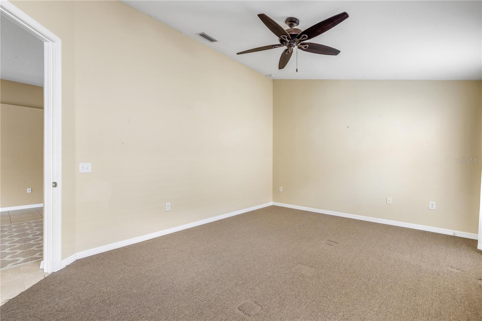 Image 26 of 52 For 653 Coral Trace Boulevard