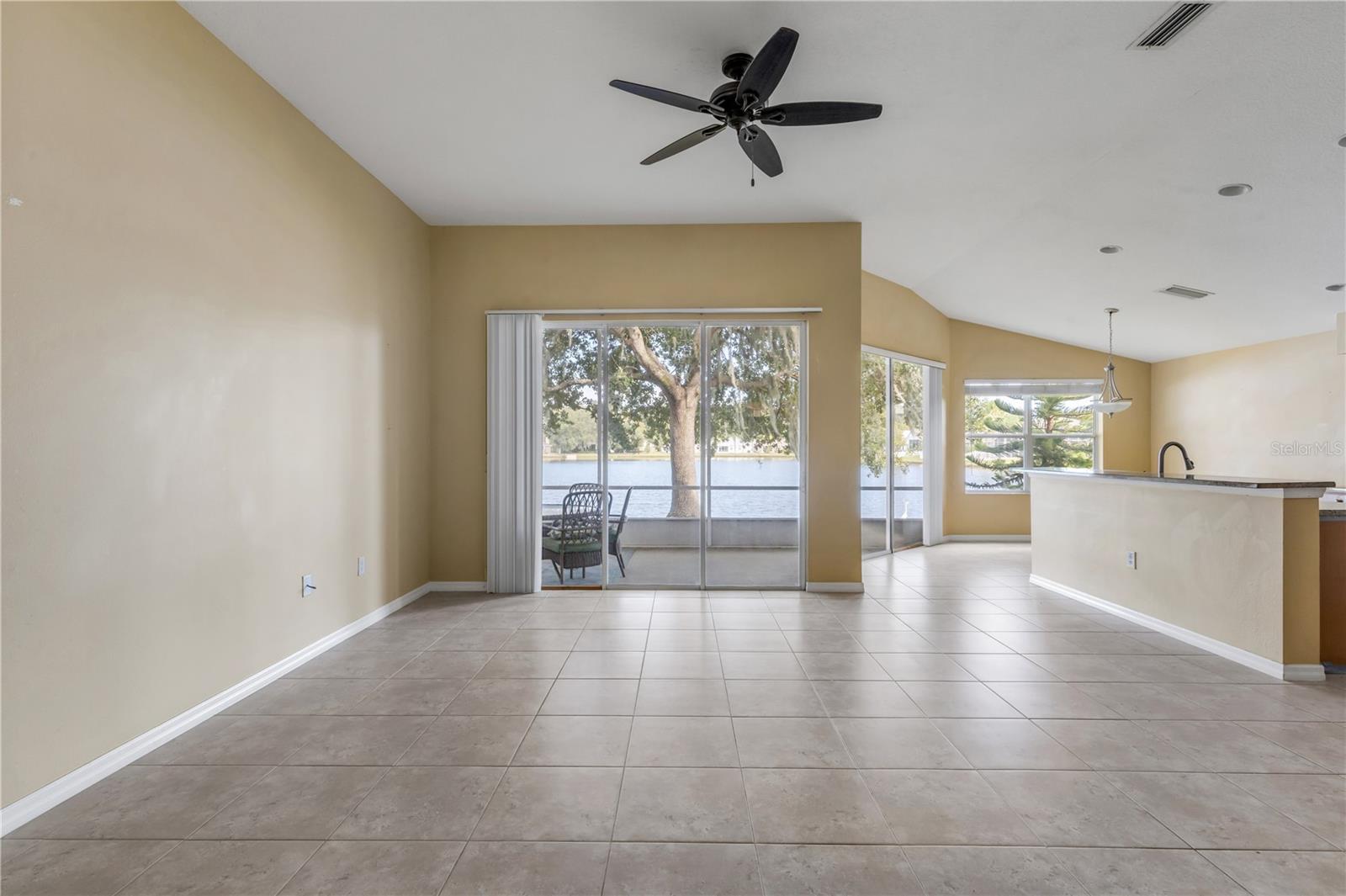 Image 43 of 52 For 653 Coral Trace Boulevard