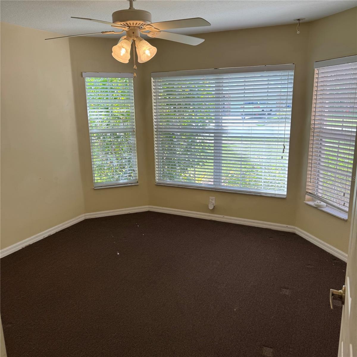 Image 7 of 19 For 653 Coral Trace Boulevard