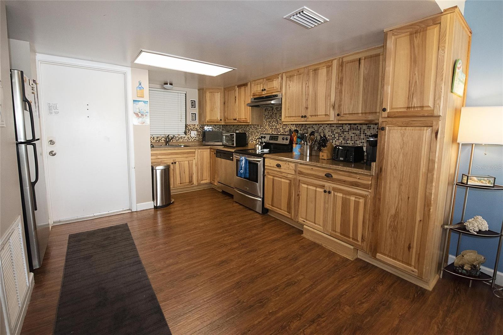 Image 6 of 9 For 1571 Atlantic Avenue 307