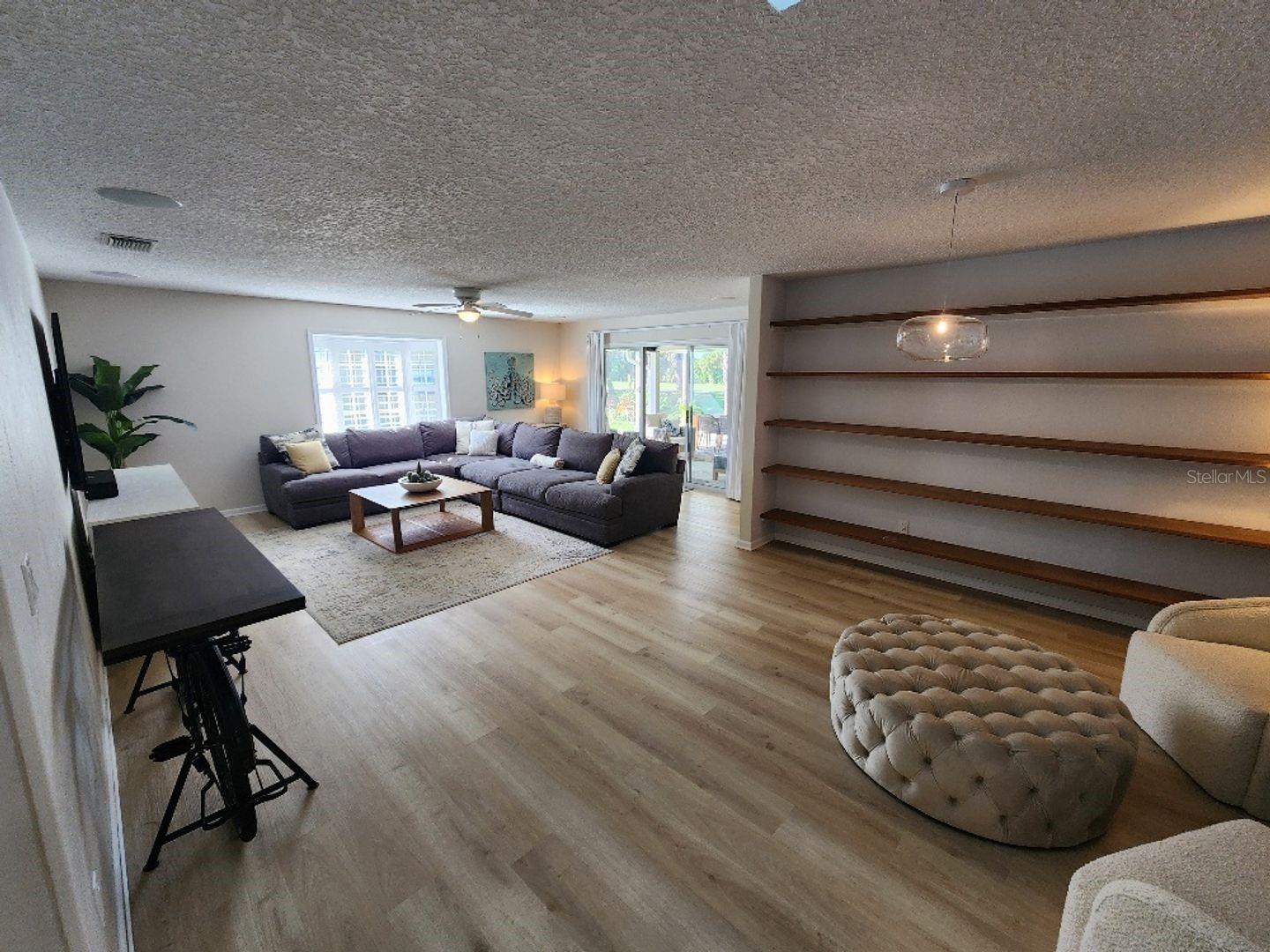 Image 10 of 24 For 55 Lake Fairgreen Circle