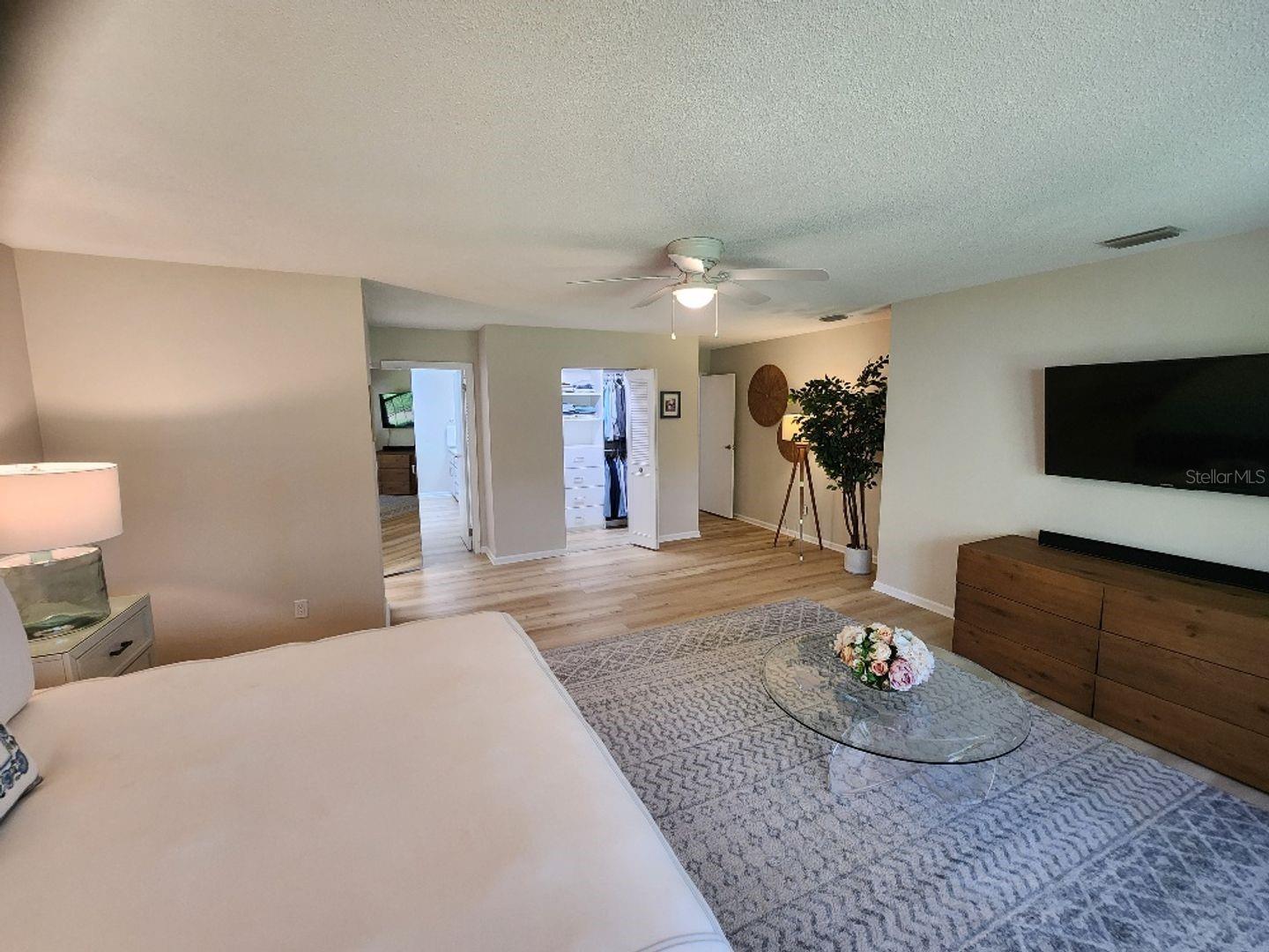 Image 11 of 24 For 55 Lake Fairgreen Circle