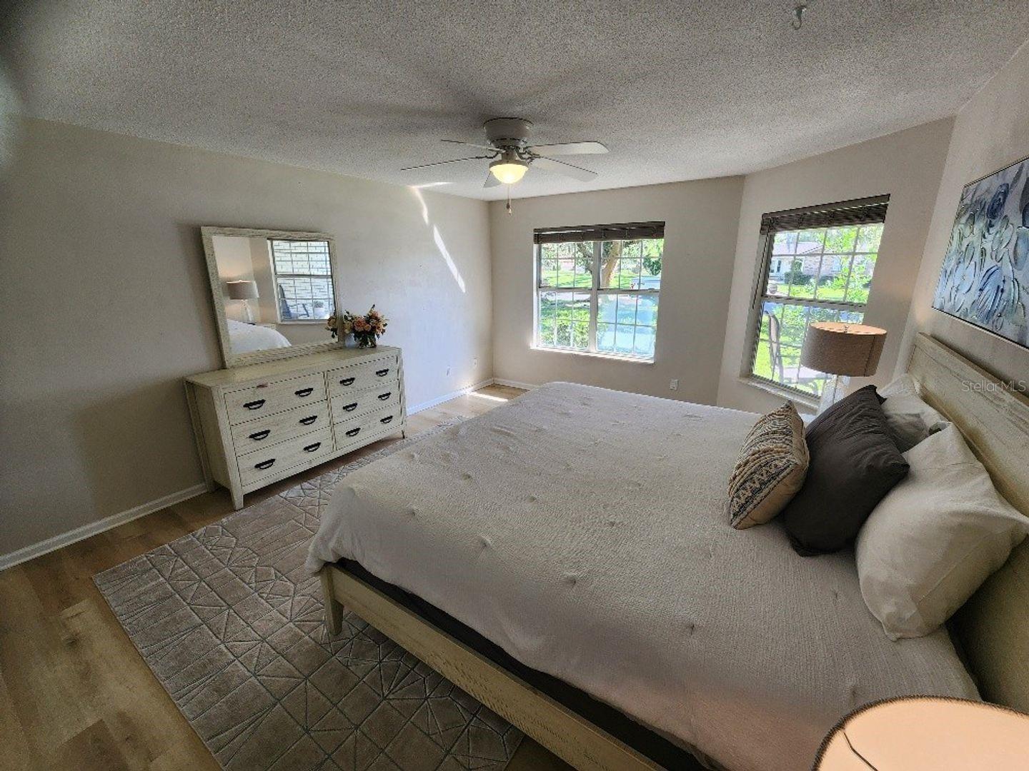 Image 19 of 24 For 55 Lake Fairgreen Circle