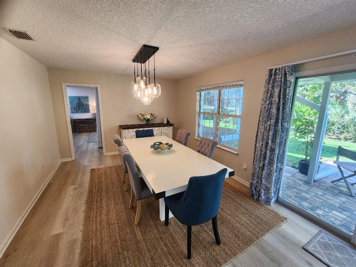 Image 6 of 24 For 55 Lake Fairgreen Circle