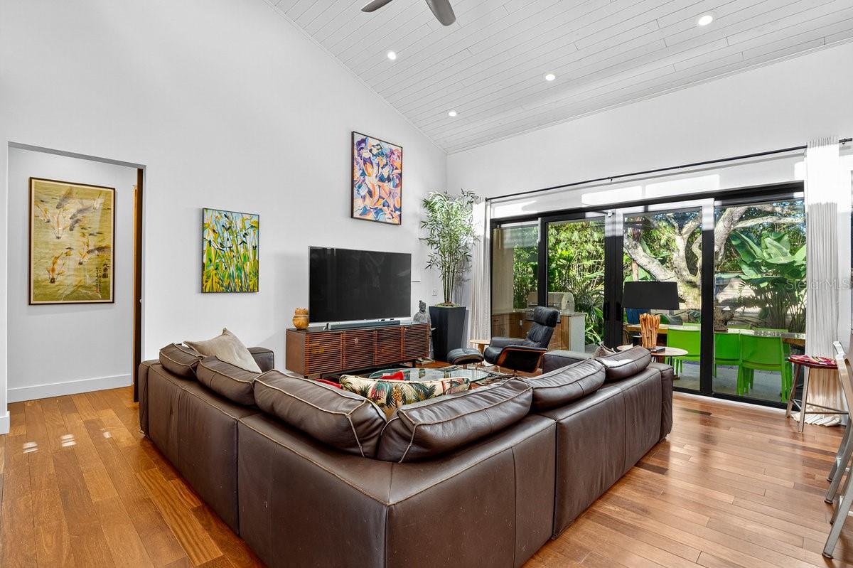 Image 47 of 79 For 6311 River Road