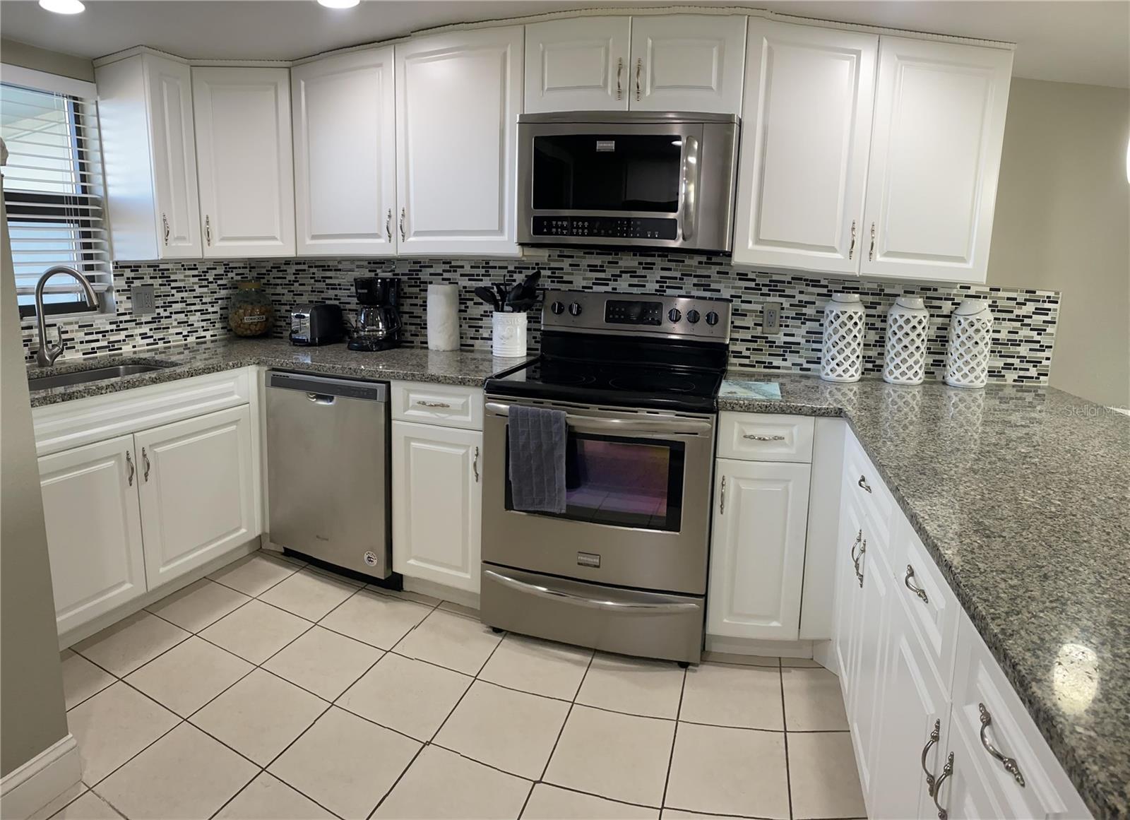 Image 2 of 10 For 1571 Atlantic Avenue 403